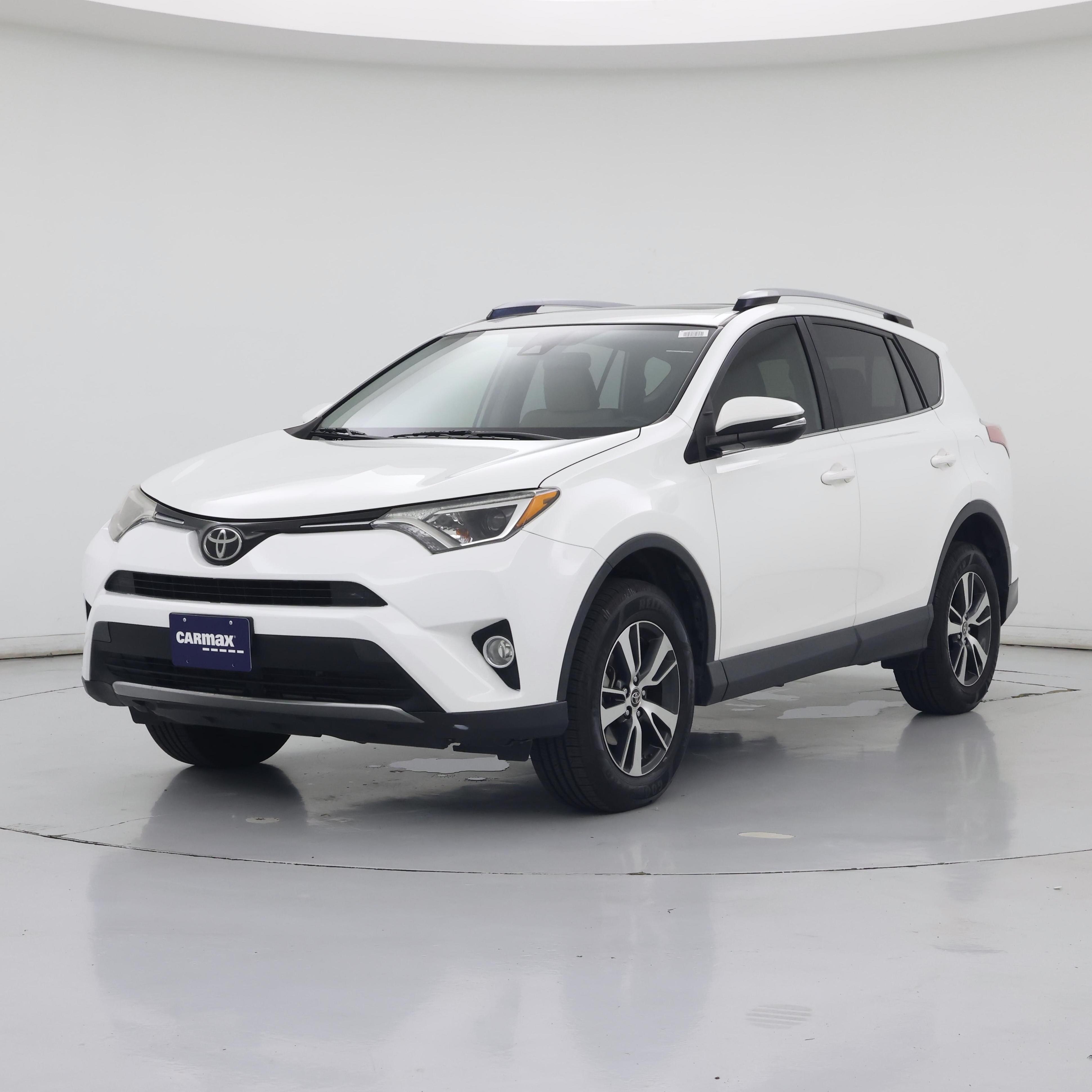 Thumbnail: 2017 Toyota RAV4 - 4