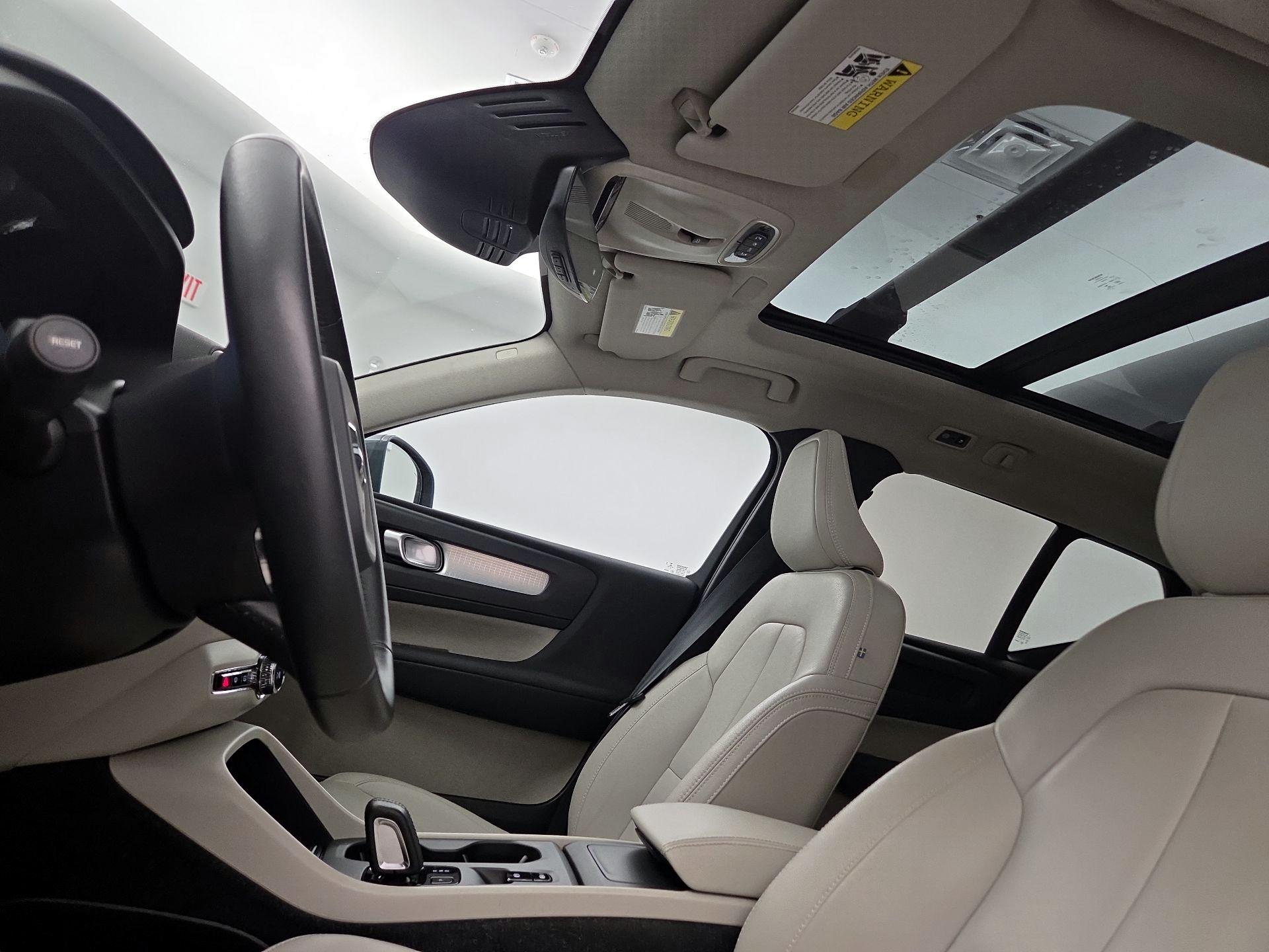 Thumbnail: 2020 Volvo XC40 - 19