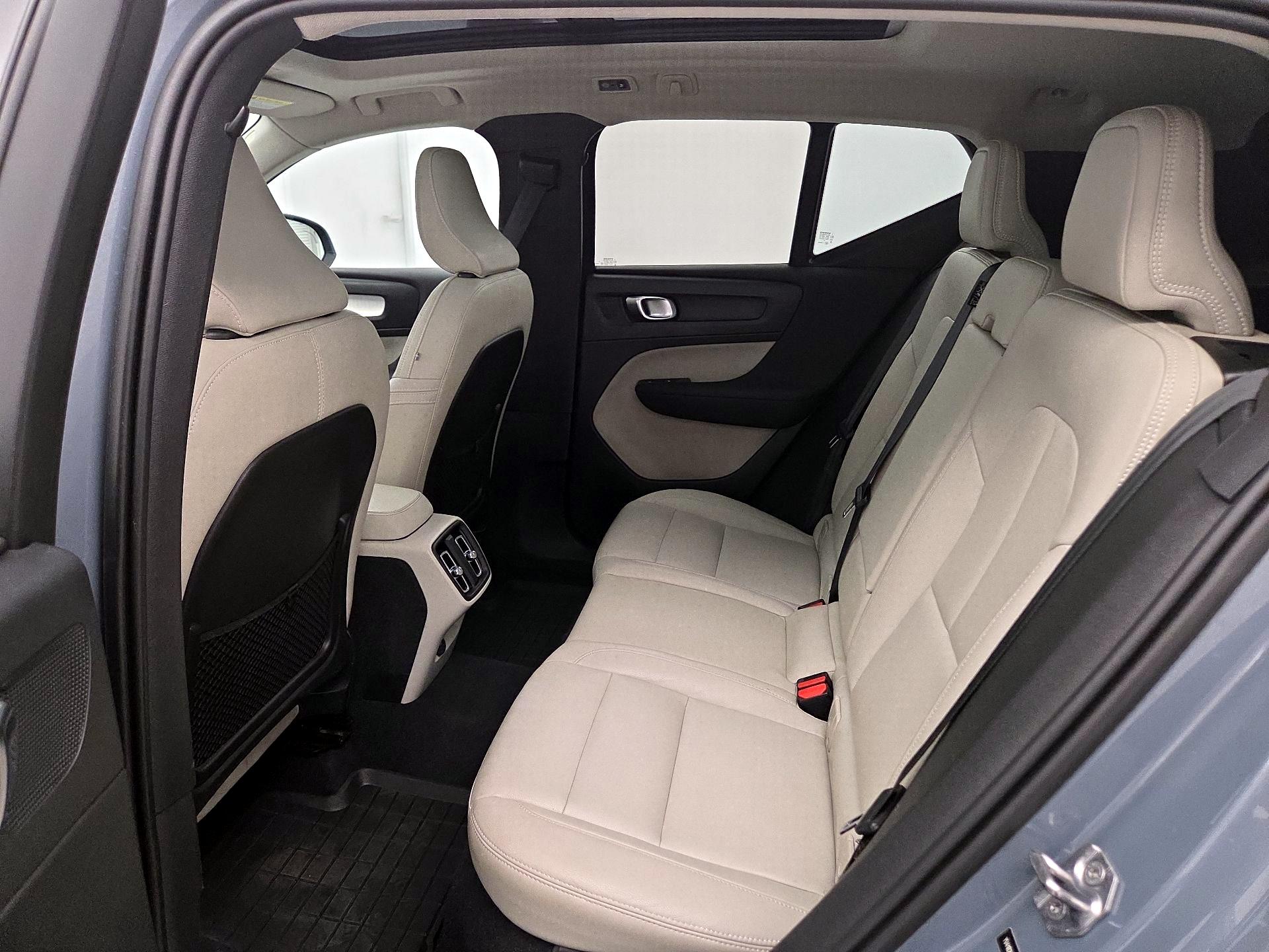 Thumbnail: 2020 Volvo XC40 - 20