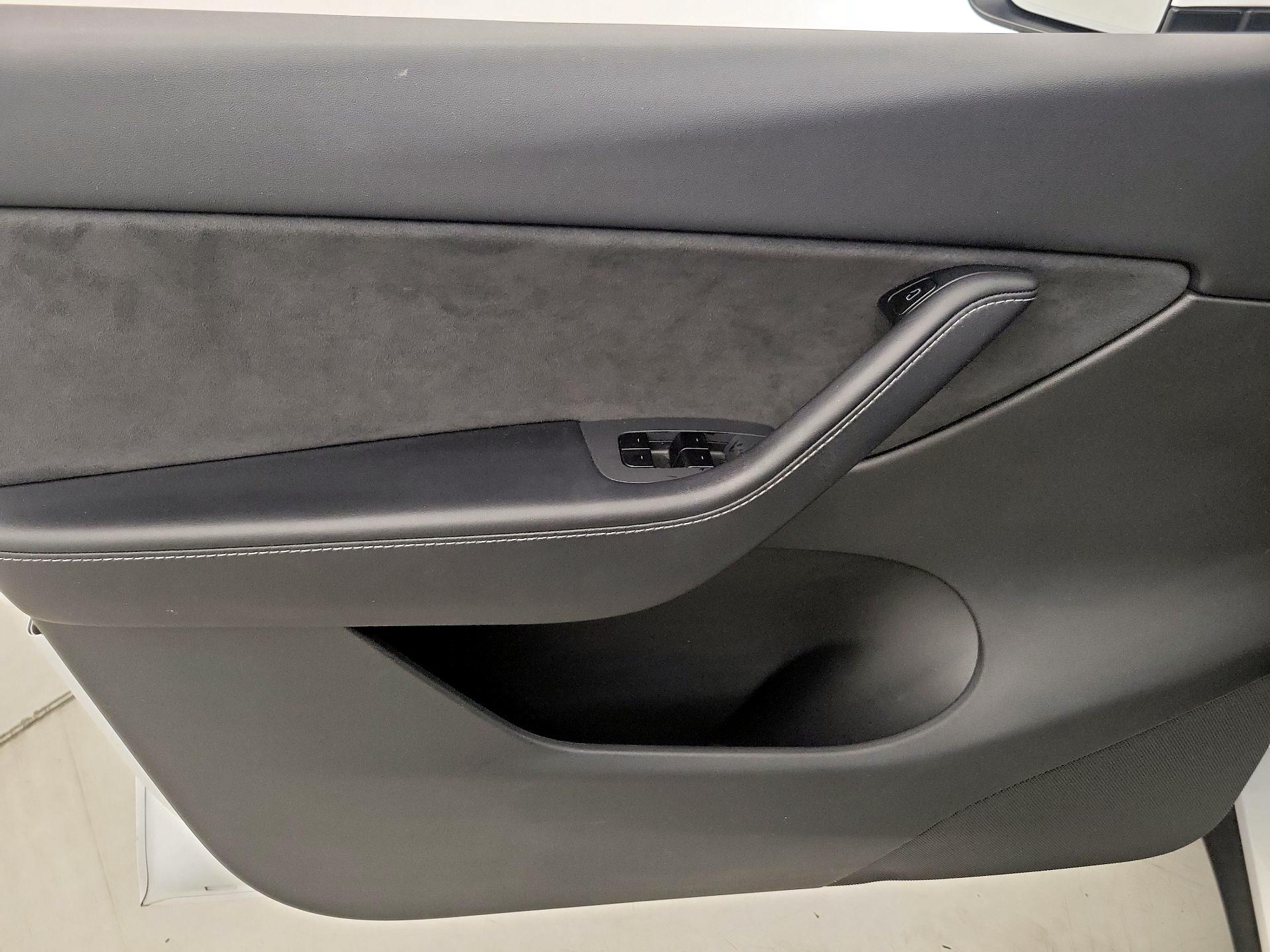 Thumbnail: 2021 Tesla Model Y - 12