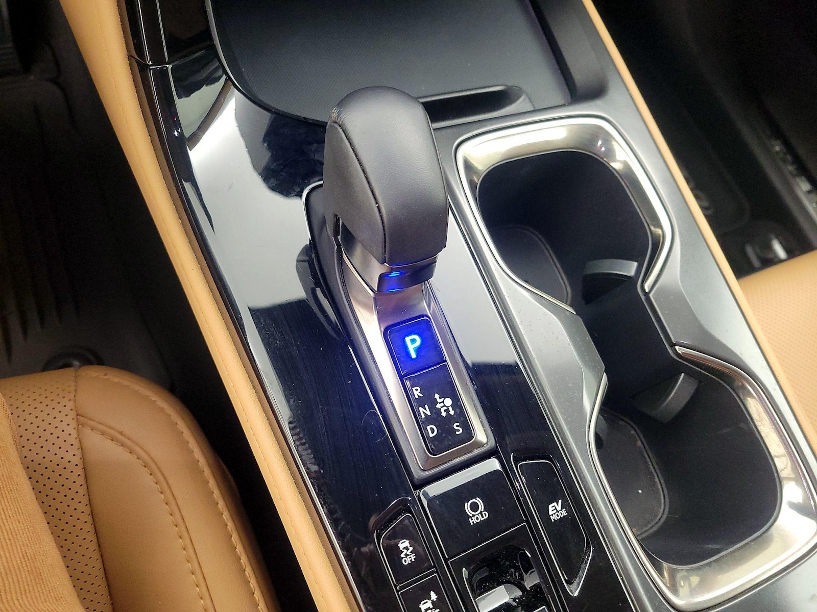 2025 Lexus NX Hybrid 350h - Photo 16