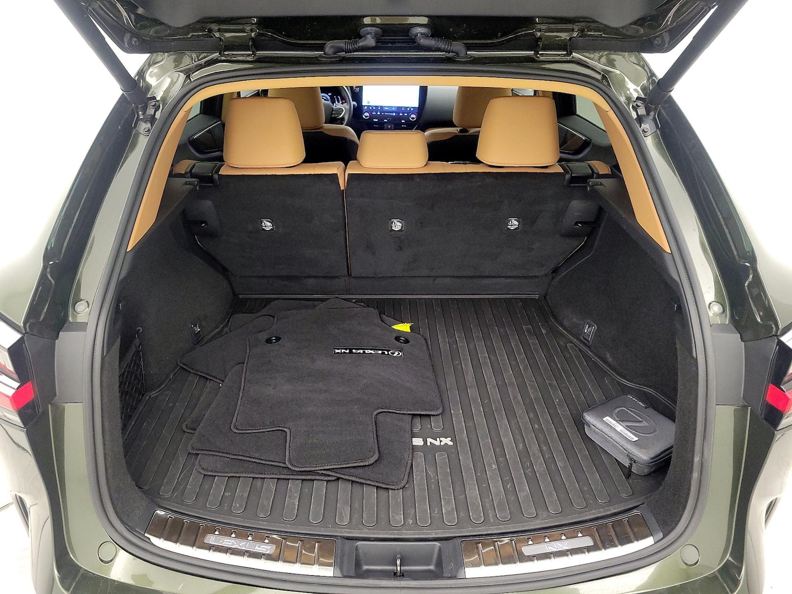 2025 Lexus NX Hybrid 350h - Photo 17