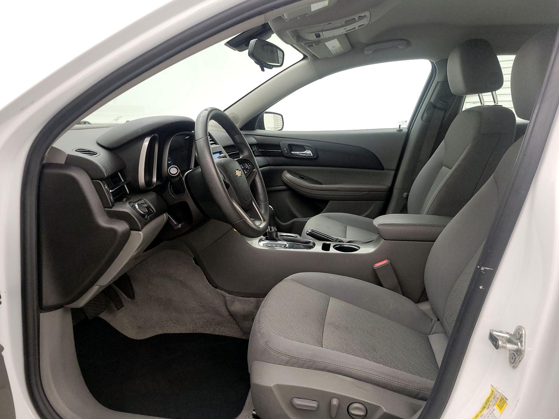 Thumbnail: 2016 Chevrolet Malibu - 11