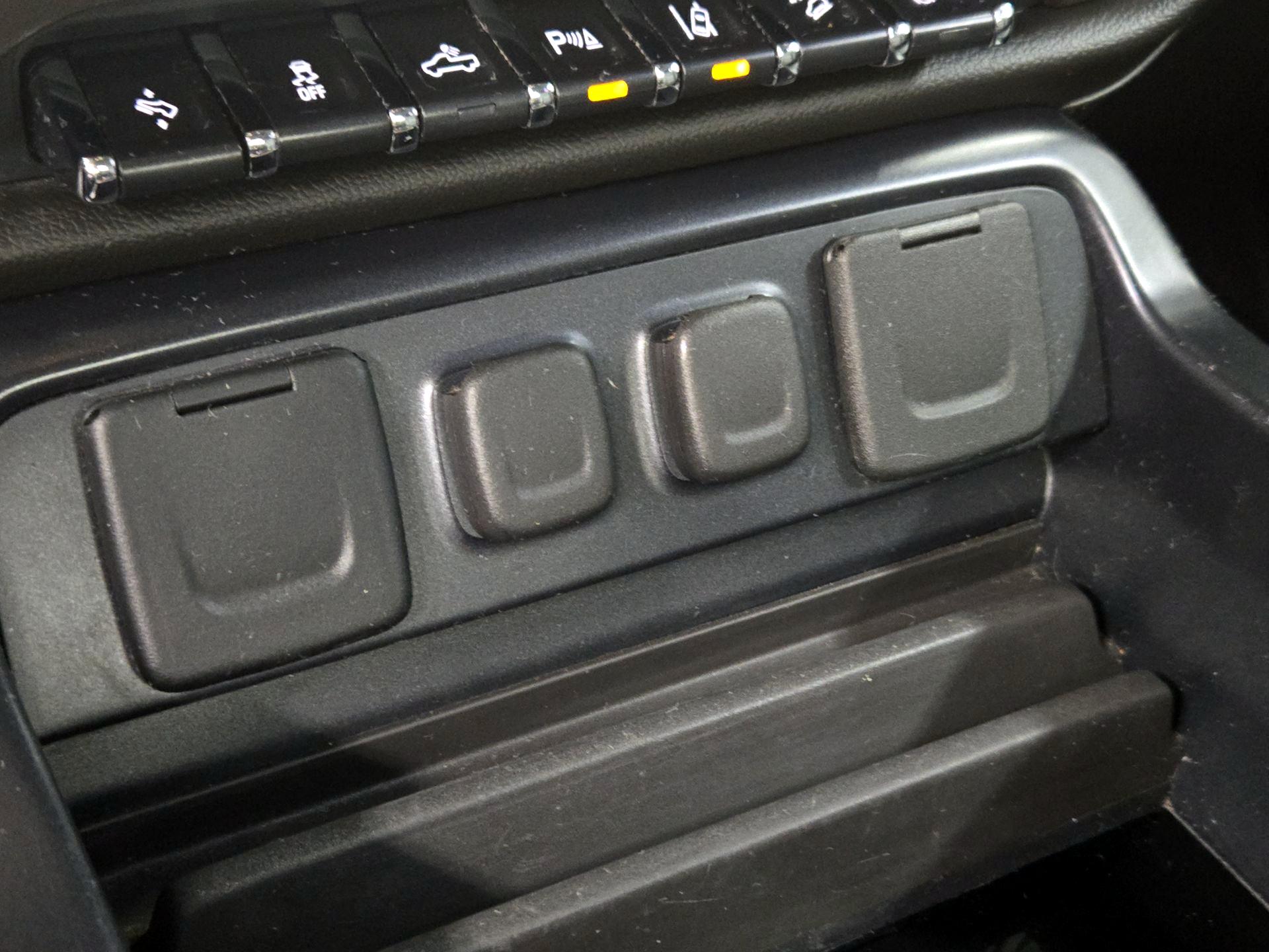 Thumbnail: 2016 GMC Sierra 2500 - 19