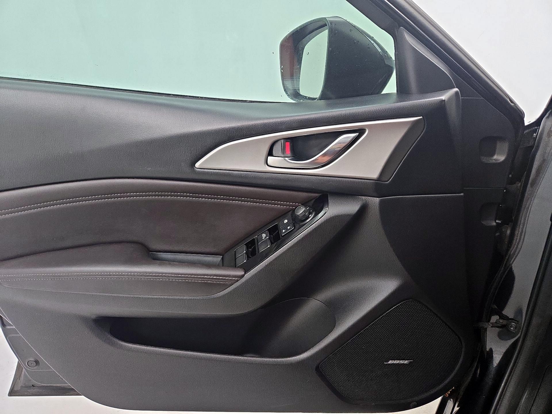 Thumbnail: 2018 Mazda Mazda3 - 12