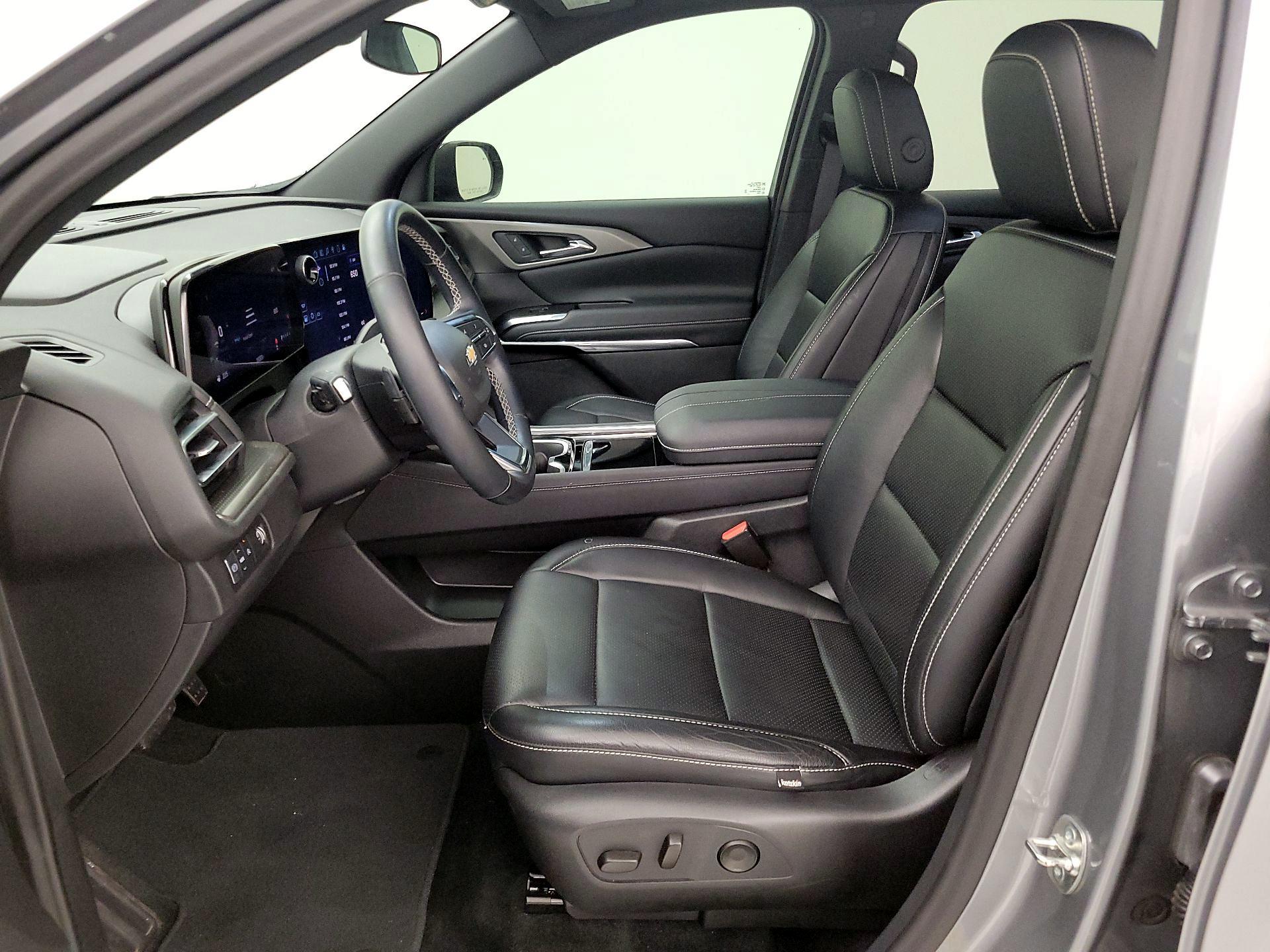 Thumbnail: 2024 Chevrolet Traverse - 11