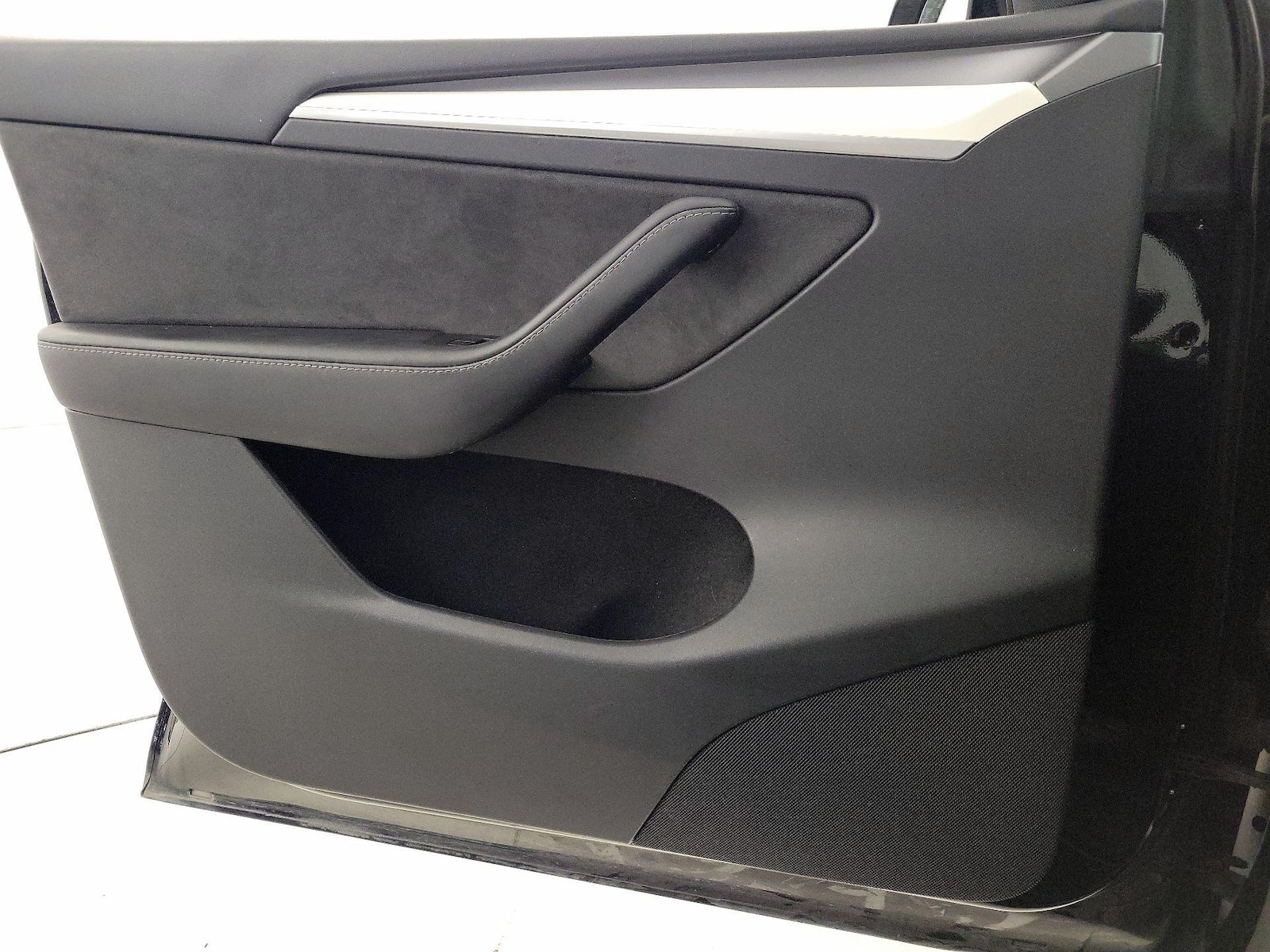 2023 Tesla Model Y Long Range - Photo 13