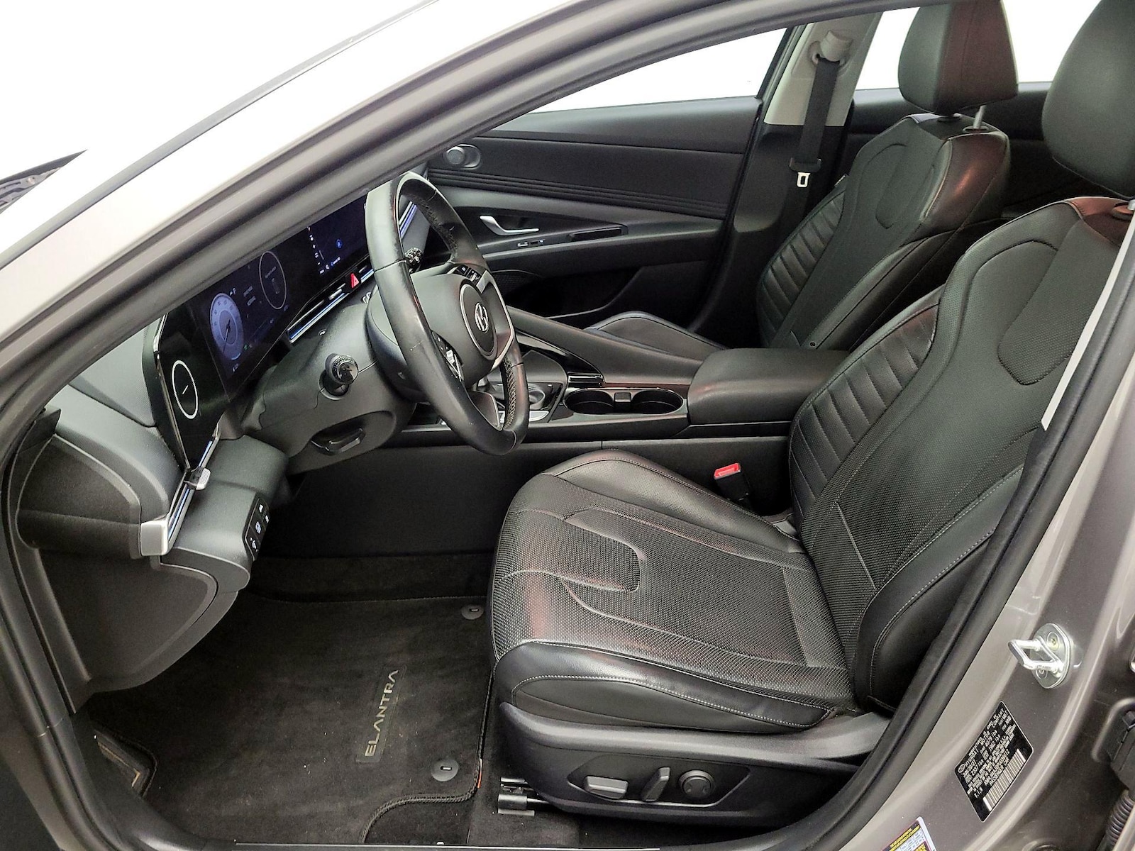 2023 Hyundai Elantra Limited - Photo 12