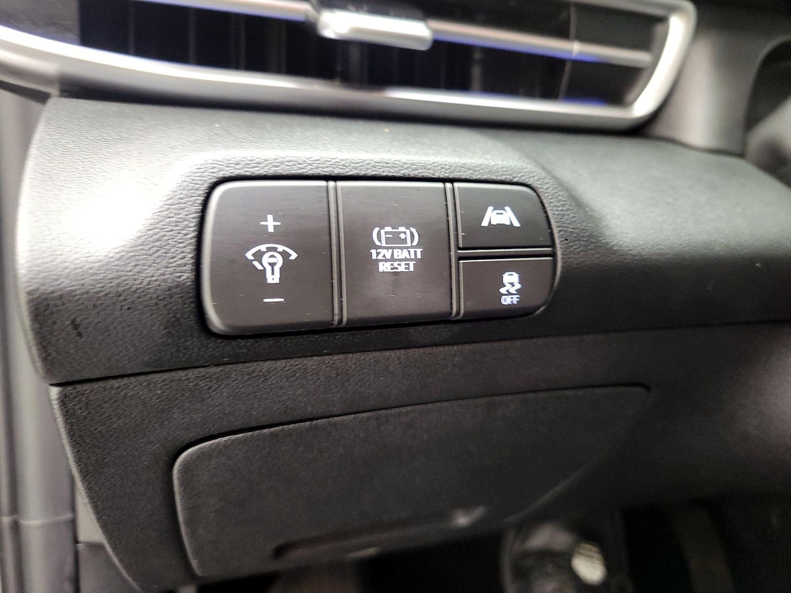 2023 Hyundai Elantra Limited - Photo 14