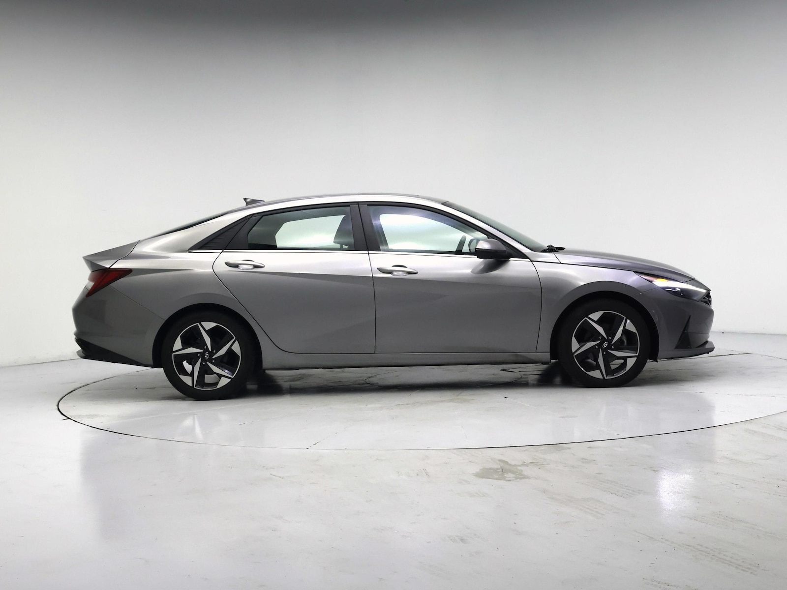 2023 Hyundai Elantra Limited - Photo 8