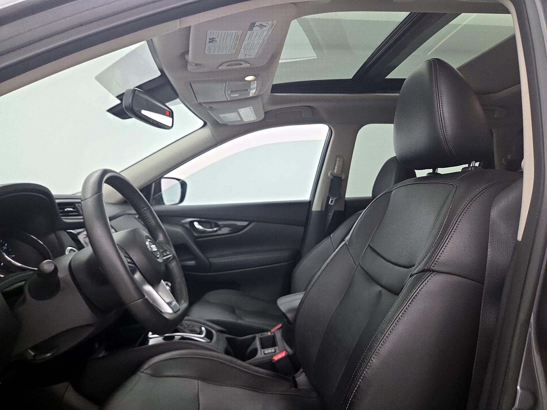 Thumbnail: 2017 Nissan Rogue - 19