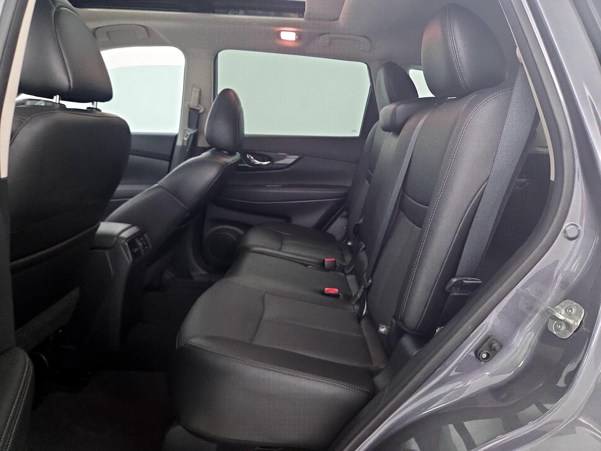 Thumbnail: 2017 Nissan Rogue - 20