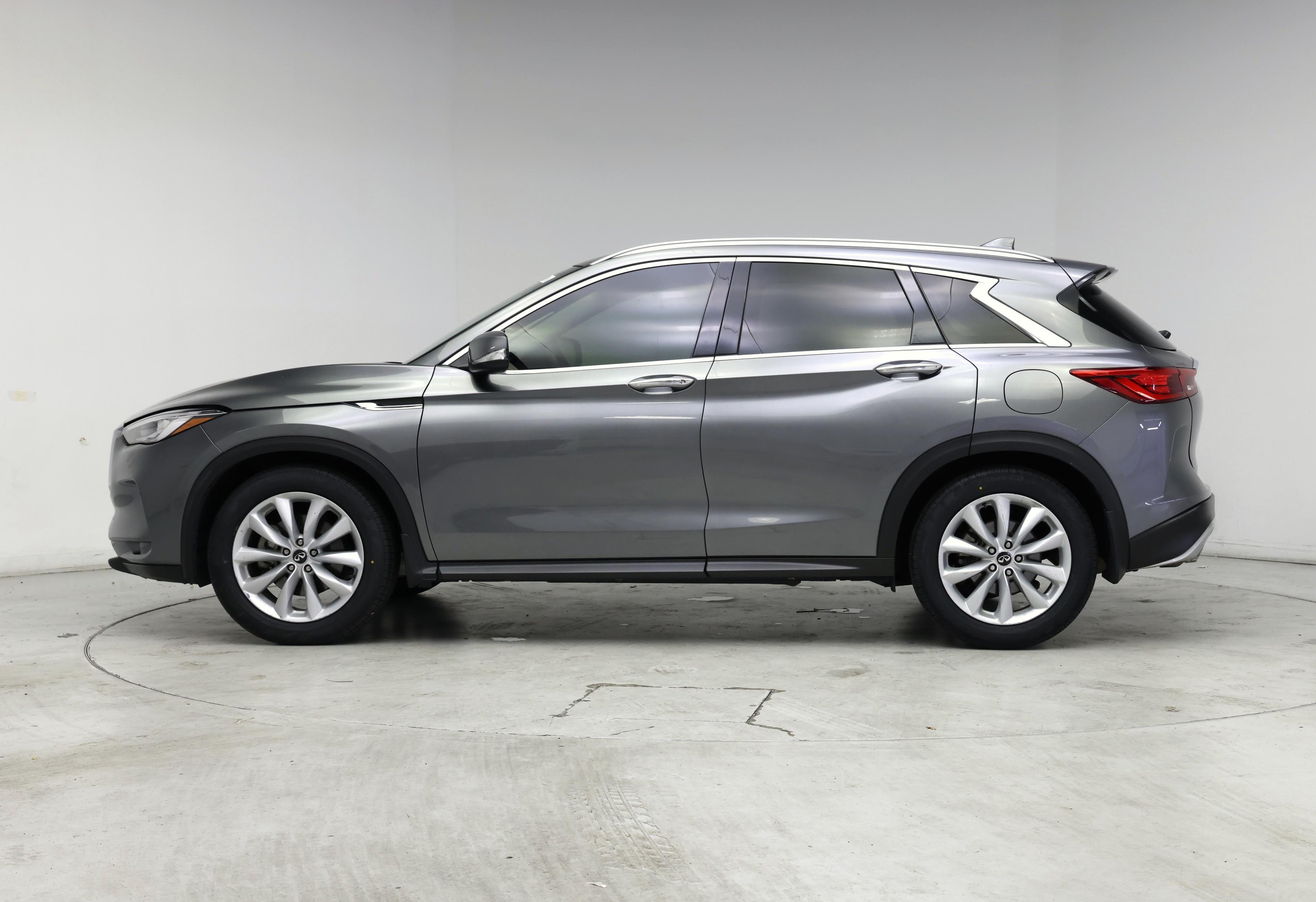 Thumbnail: 2019 INFINITI QX50 - 3