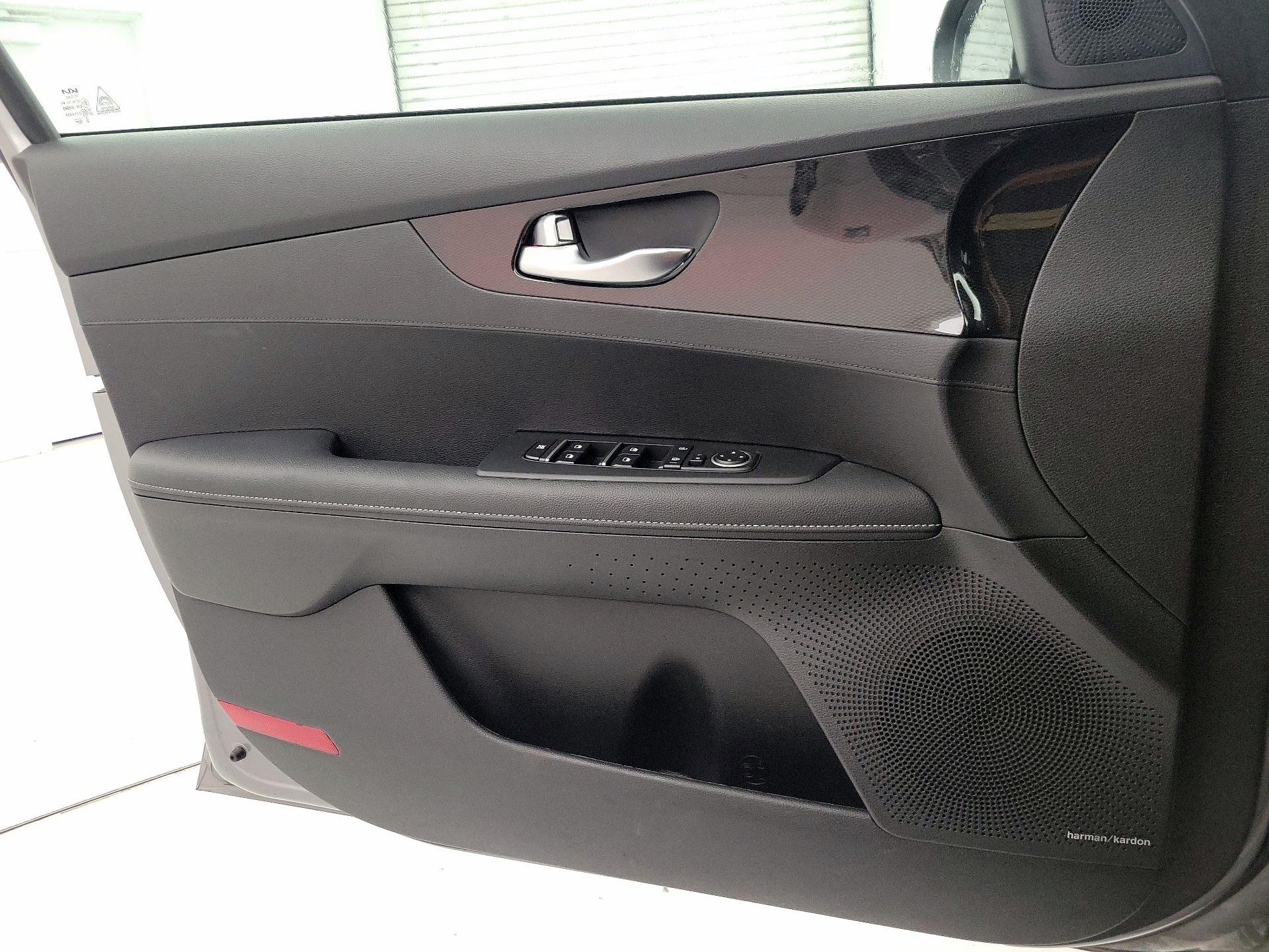 Thumbnail: 2023 Kia Forte - 12