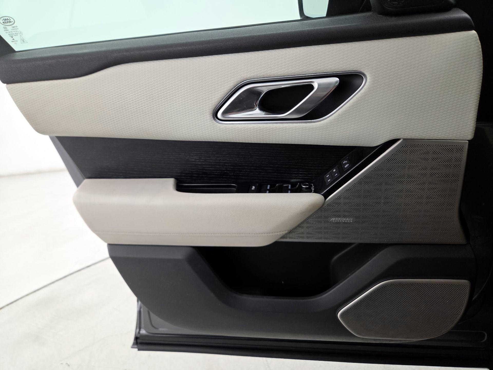 Thumbnail: 2018 Land Rover Range Rover Velar - 12