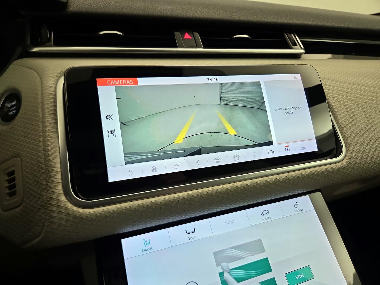2018 Land Rover Range Rover Velar SE - Photo 16