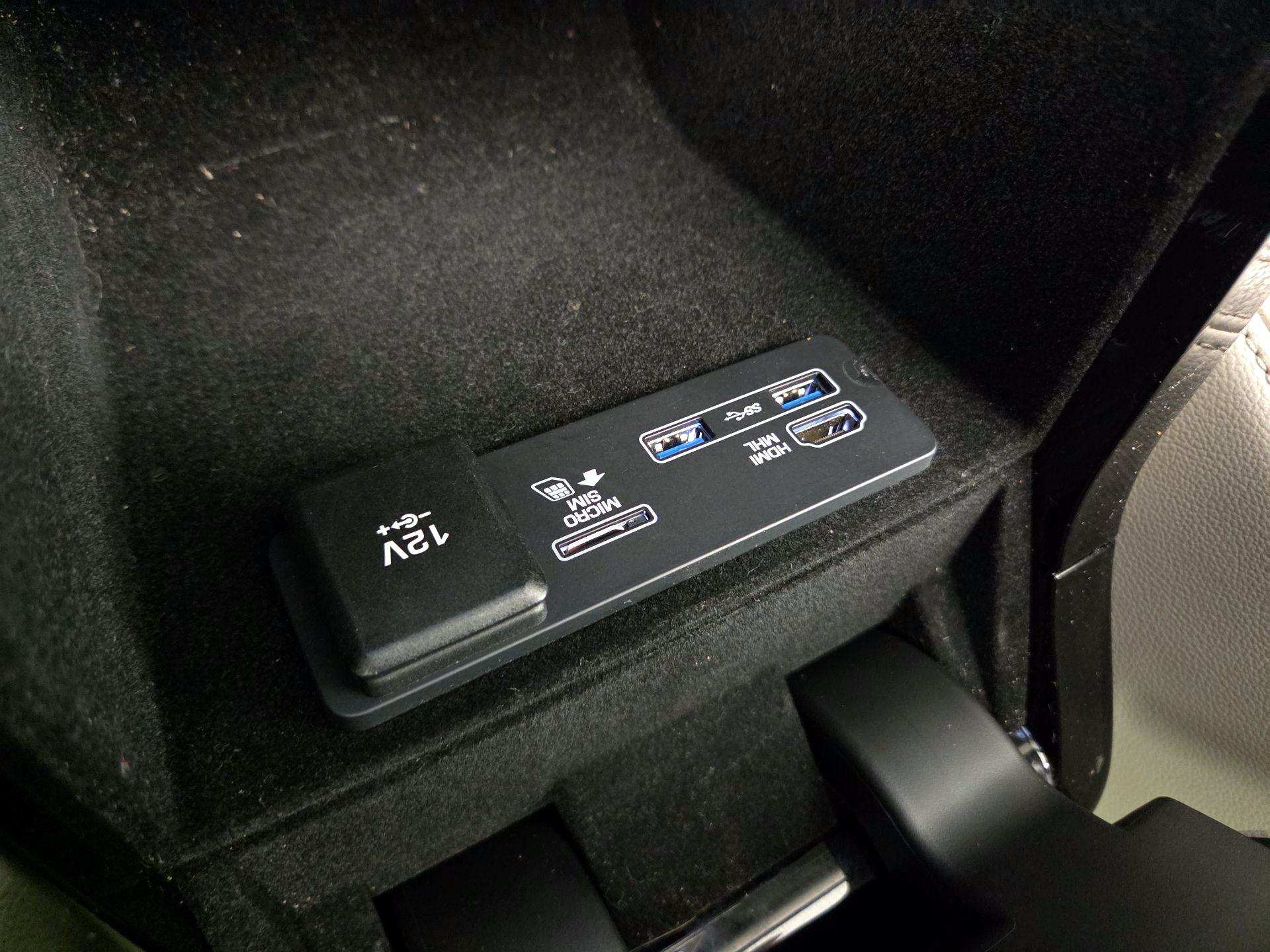 Thumbnail: 2018 Land Rover Range Rover Velar - 19