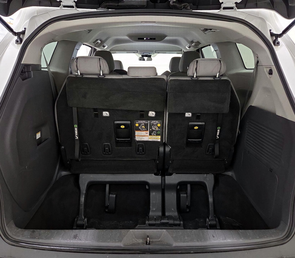 Trunk/Cargo (Seats Up)