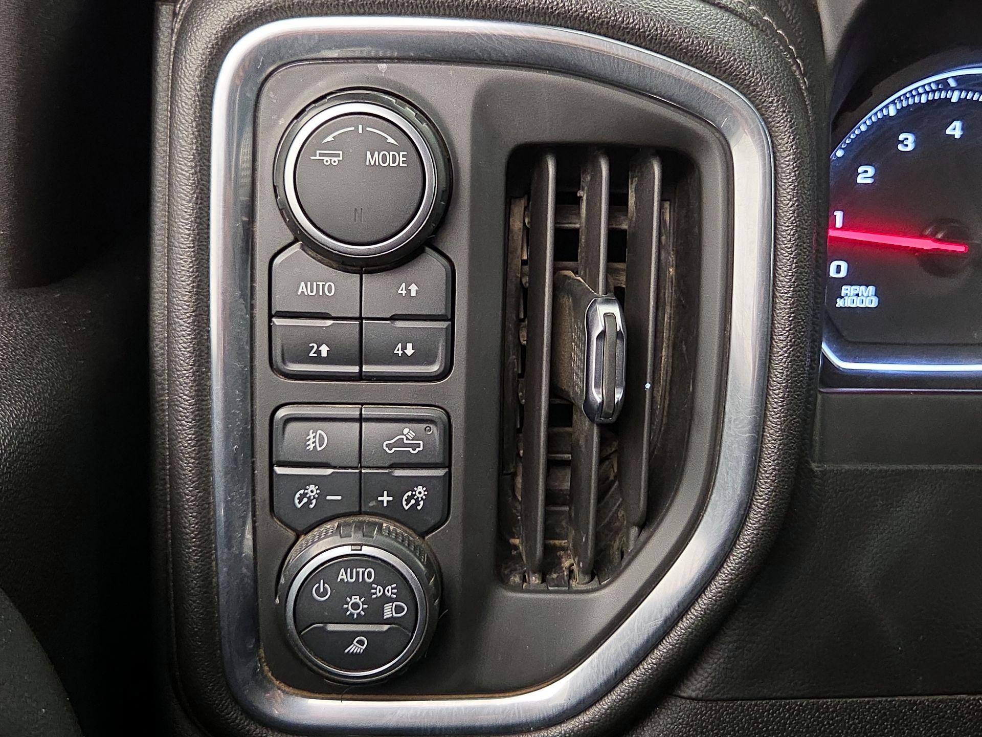 Thumbnail: 2021 Chevrolet Silverado 2500 - 13