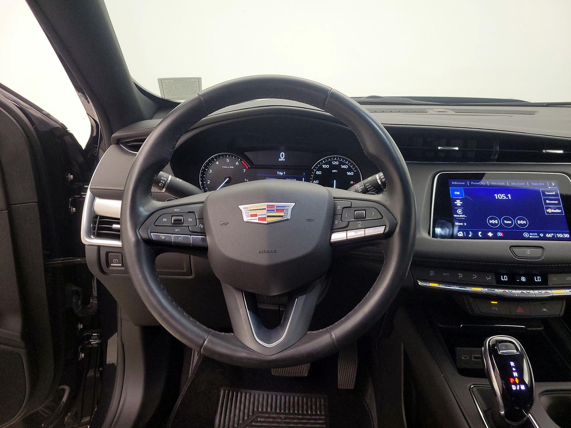 Thumbnail: 2023 Cadillac XT4 - 10