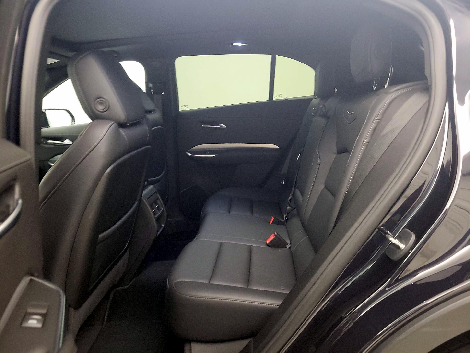 Thumbnail: 2023 Cadillac XT4 - 19