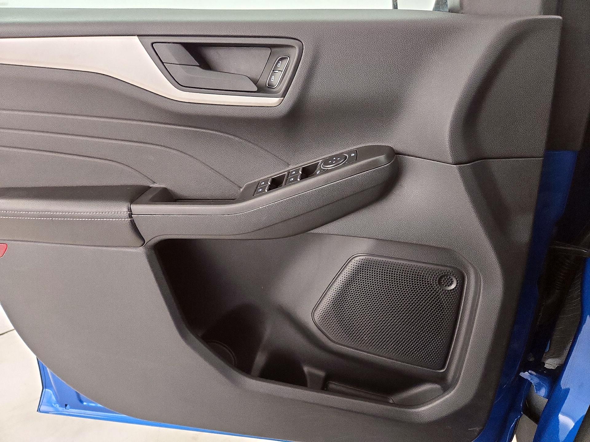 Thumbnail: 2021 Ford Escape - 12
