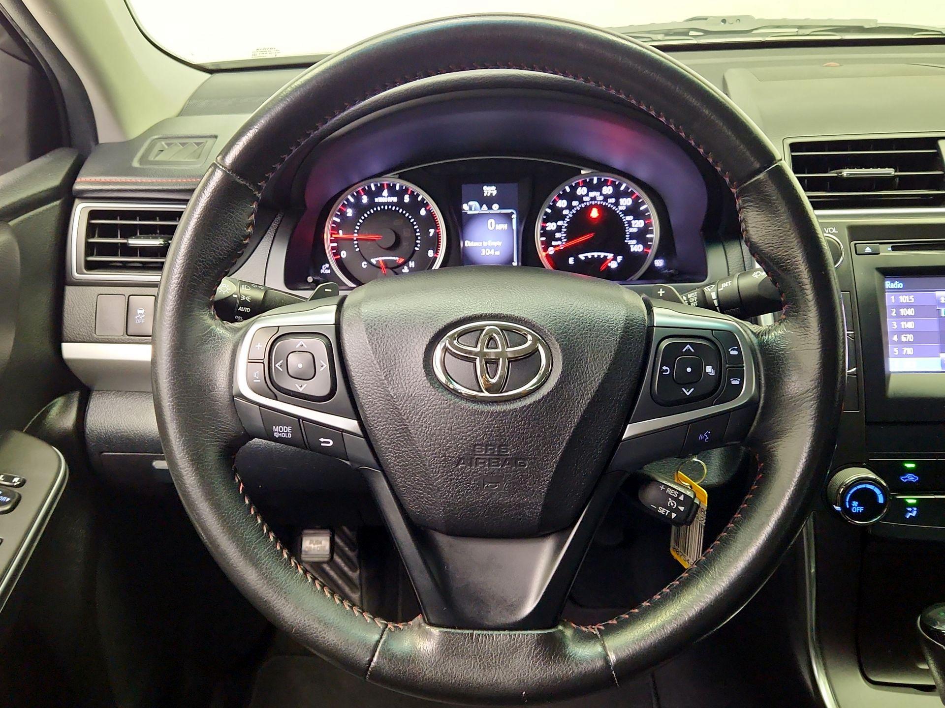 Thumbnail: 2016 Toyota Camry - 10