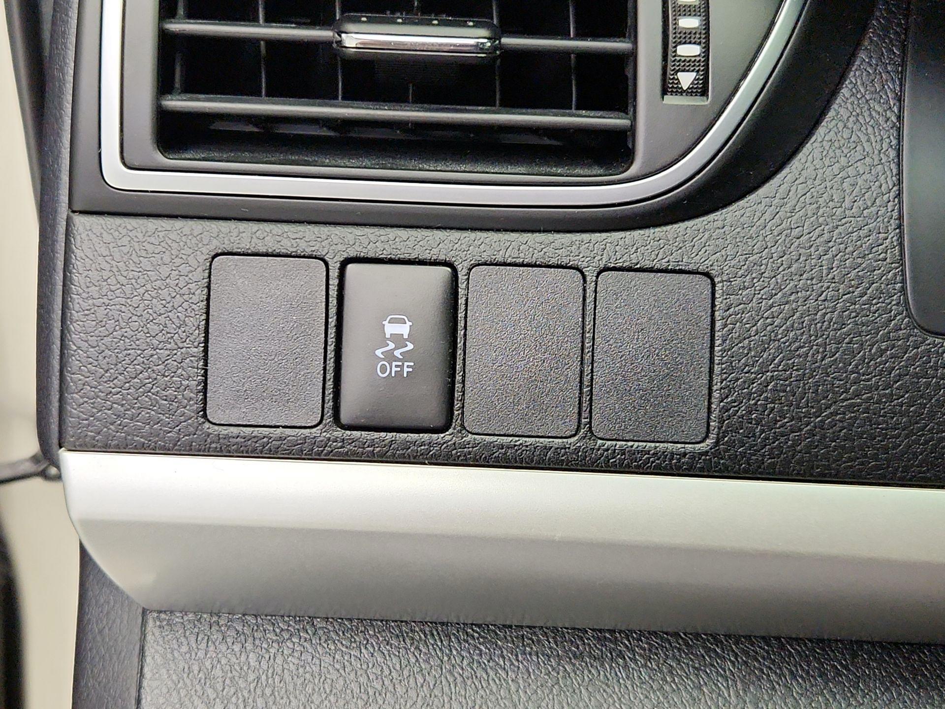 Thumbnail: 2016 Toyota Camry - 13