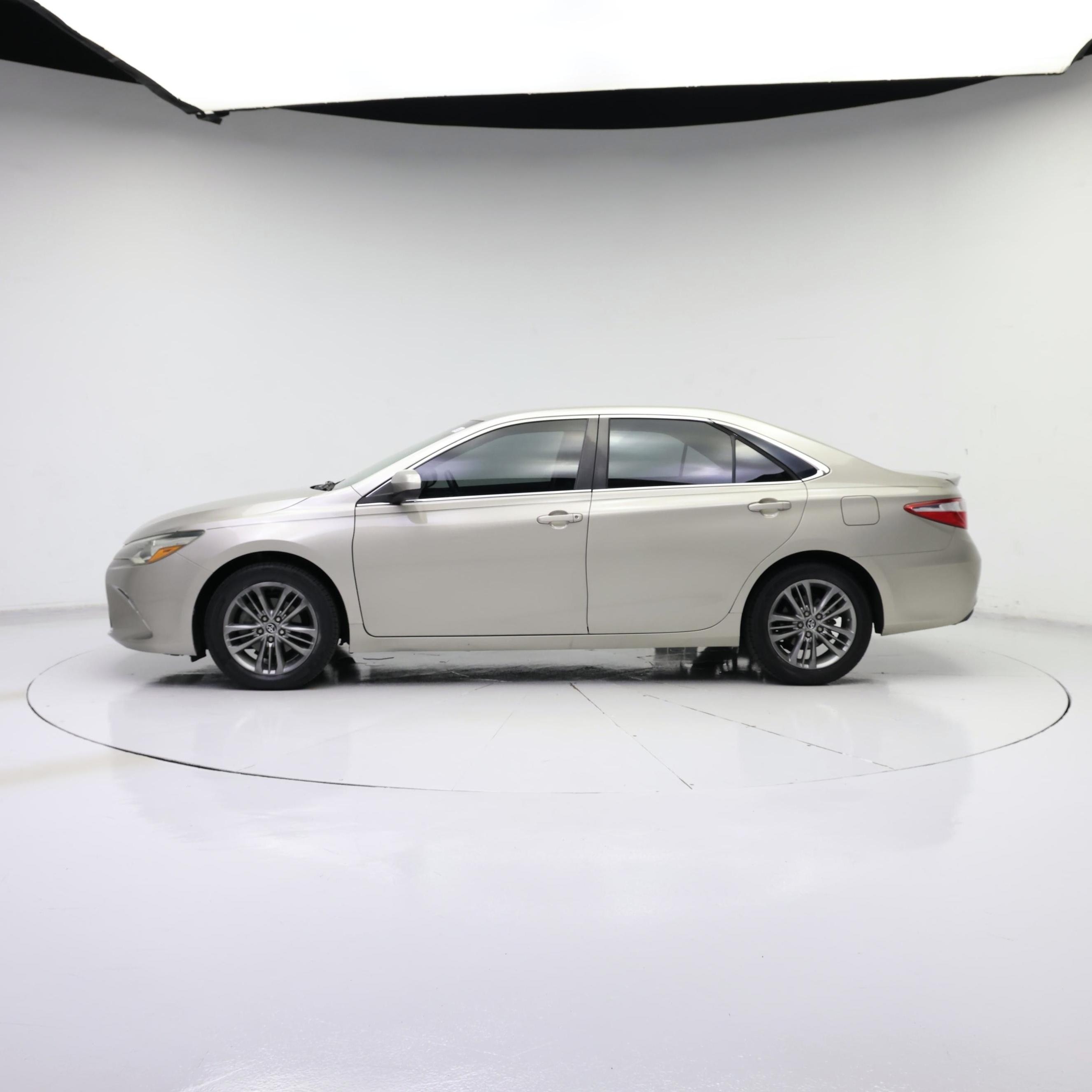 Thumbnail: 2016 Toyota Camry - 3