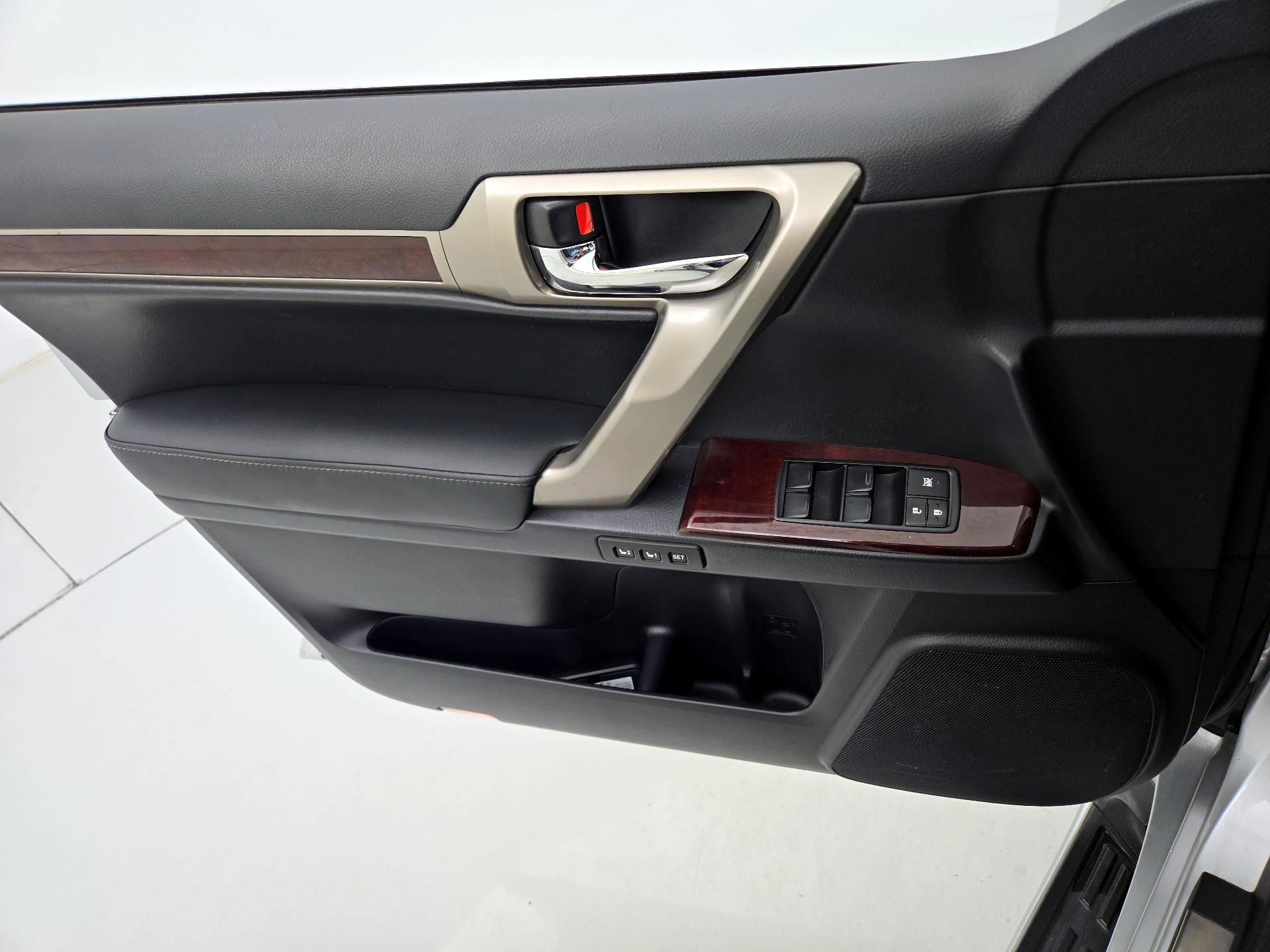 Thumbnail: 2015 Lexus GX - 12