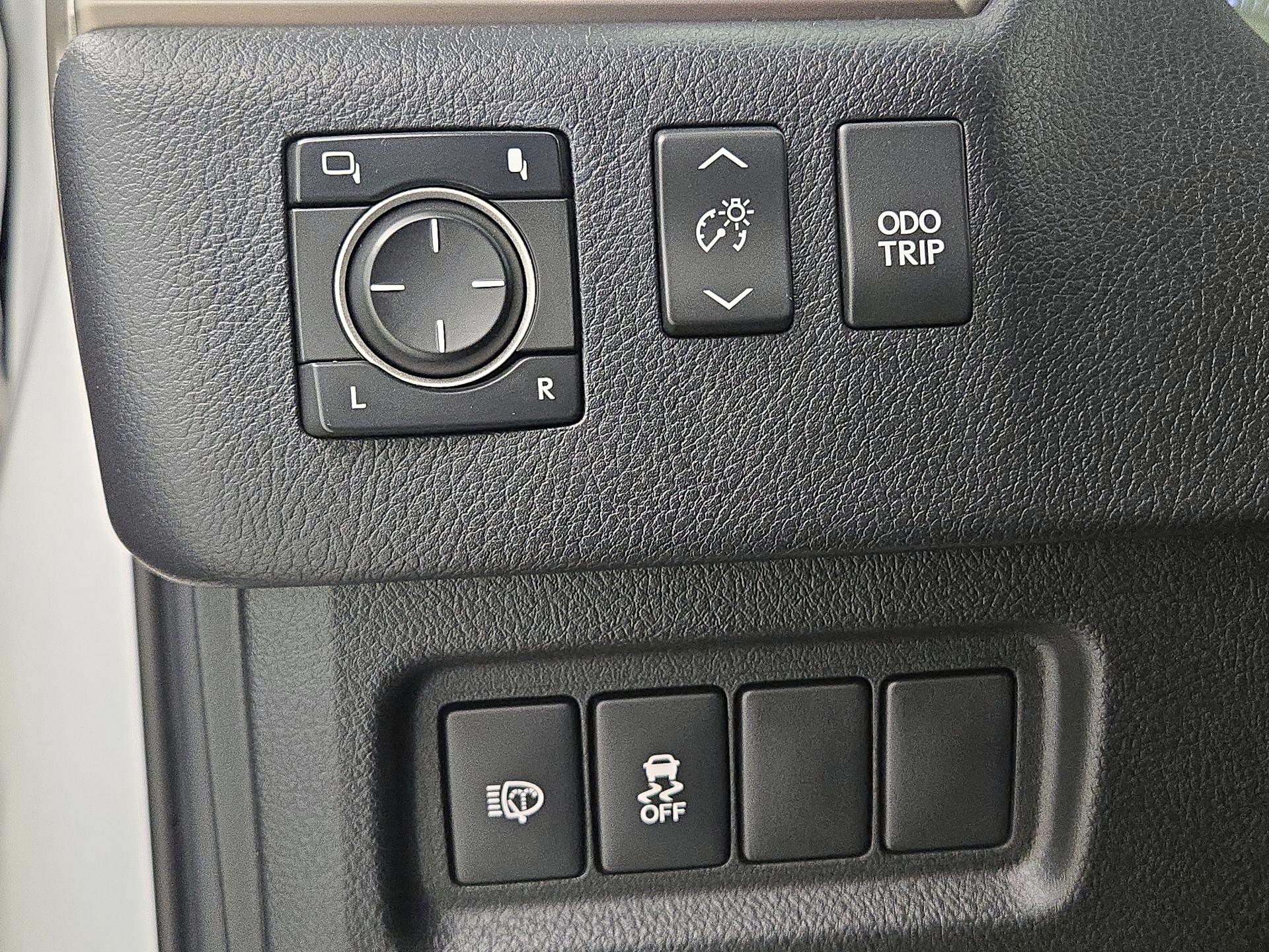 Thumbnail: 2015 Lexus GX - 13