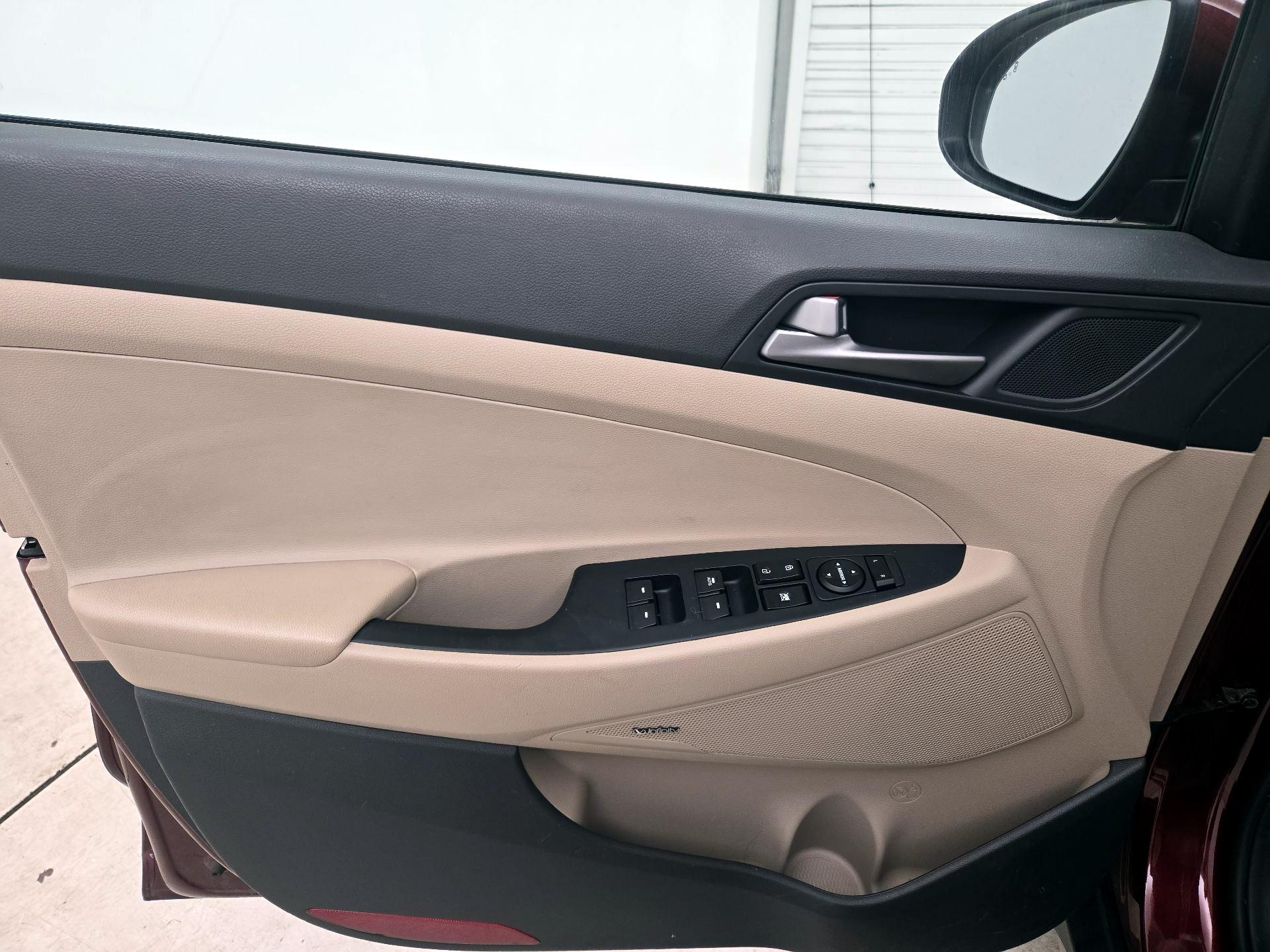 Thumbnail: 2017 Hyundai Tucson - 12