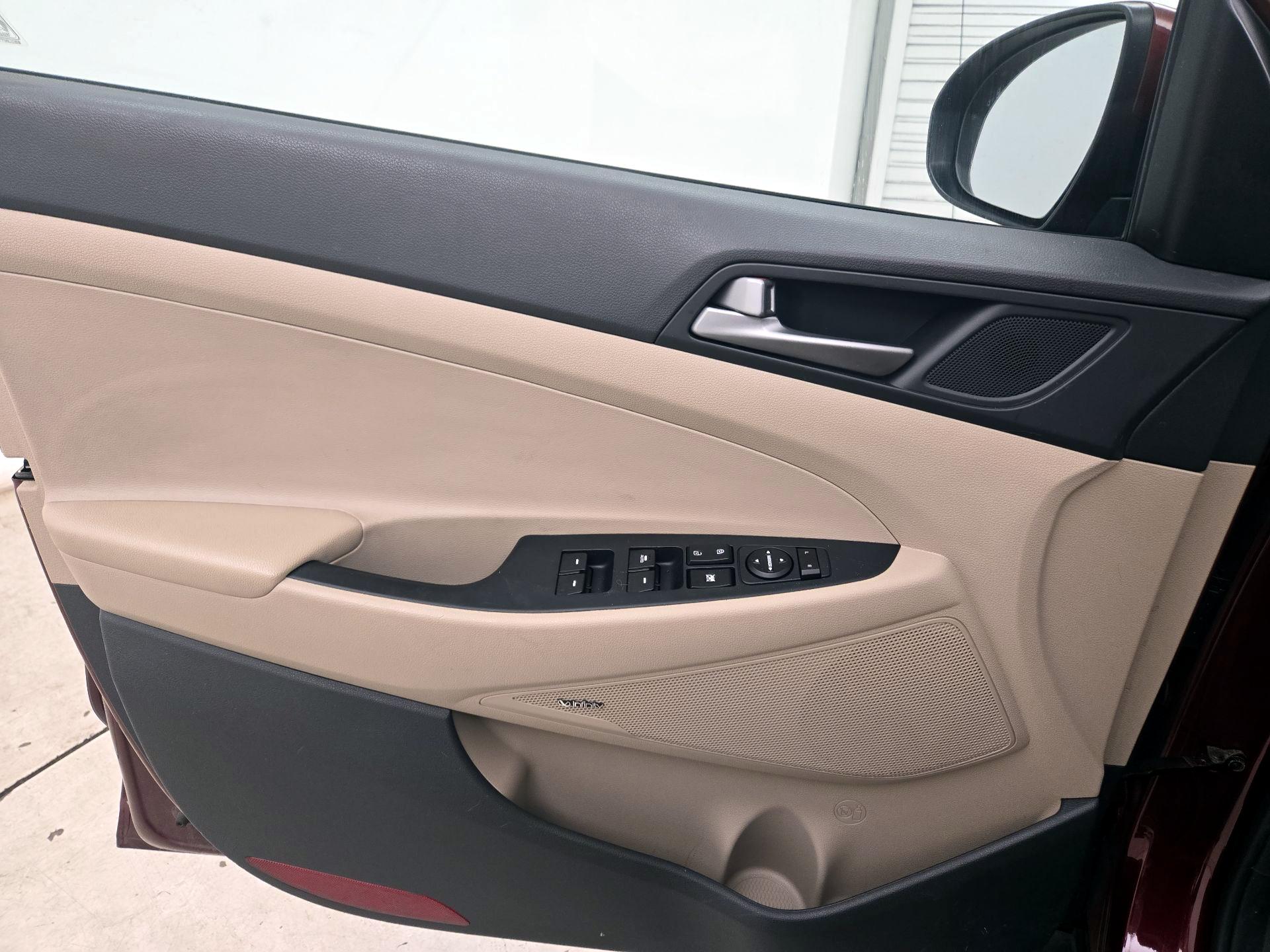 Thumbnail: 2017 Hyundai Tucson - 13