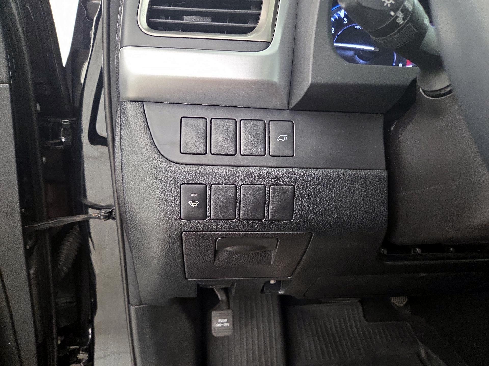 Thumbnail: 2016 Toyota Highlander - 13