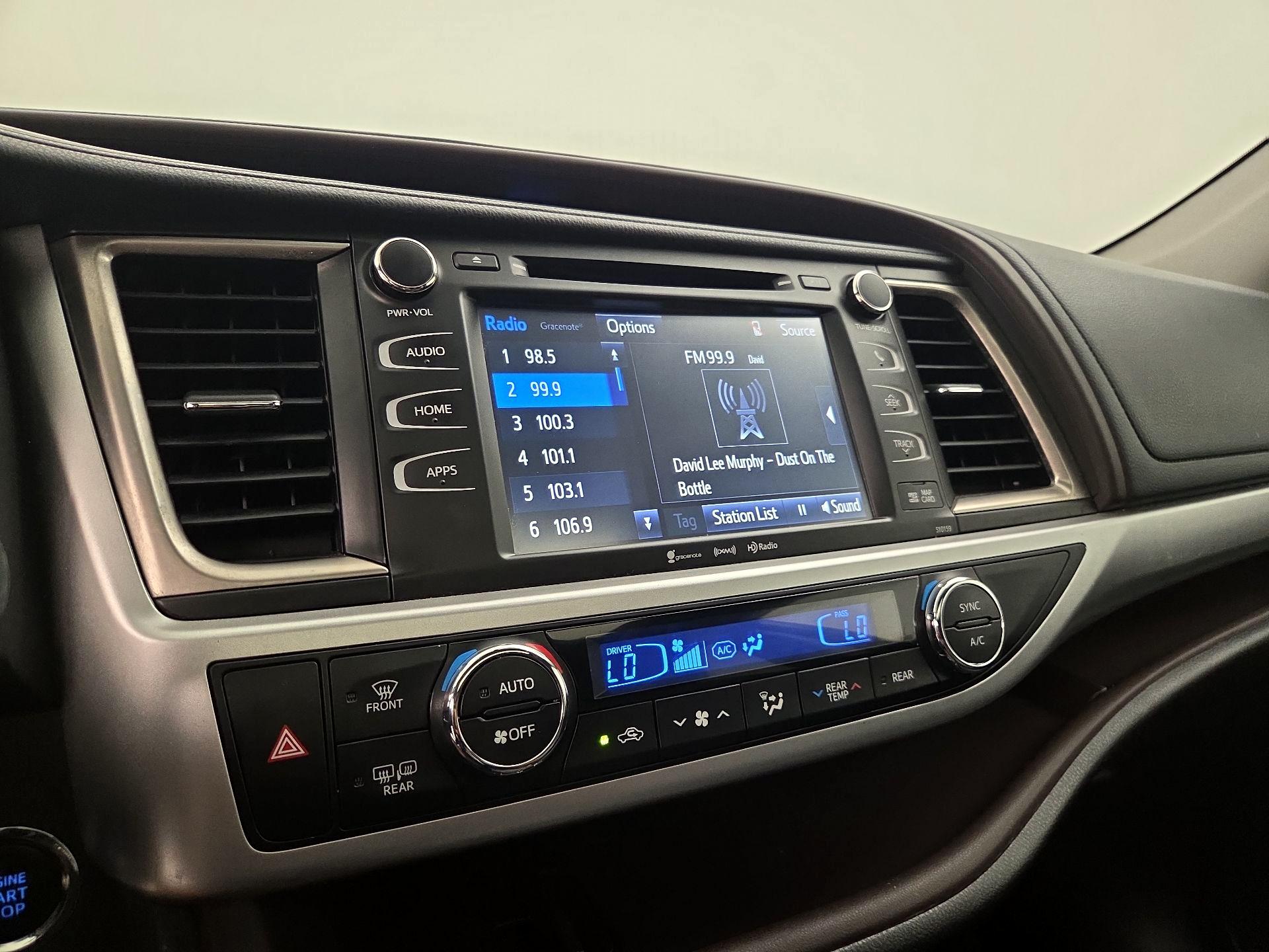 Thumbnail: 2016 Toyota Highlander - 16