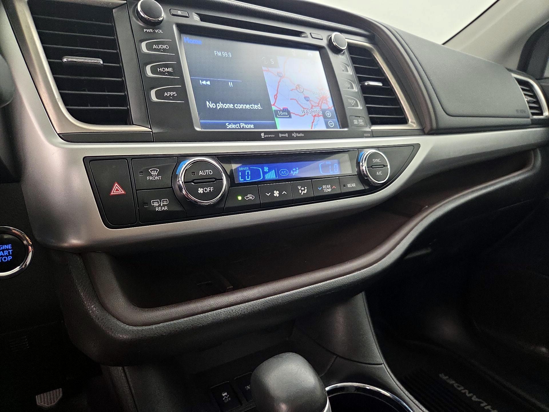 Thumbnail: 2016 Toyota Highlander - 17