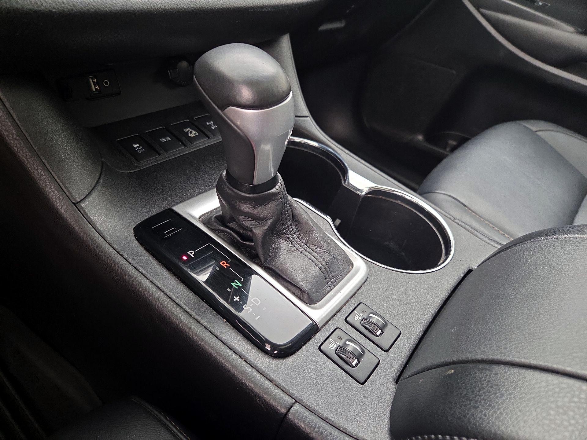 Thumbnail: 2016 Toyota Highlander - 18