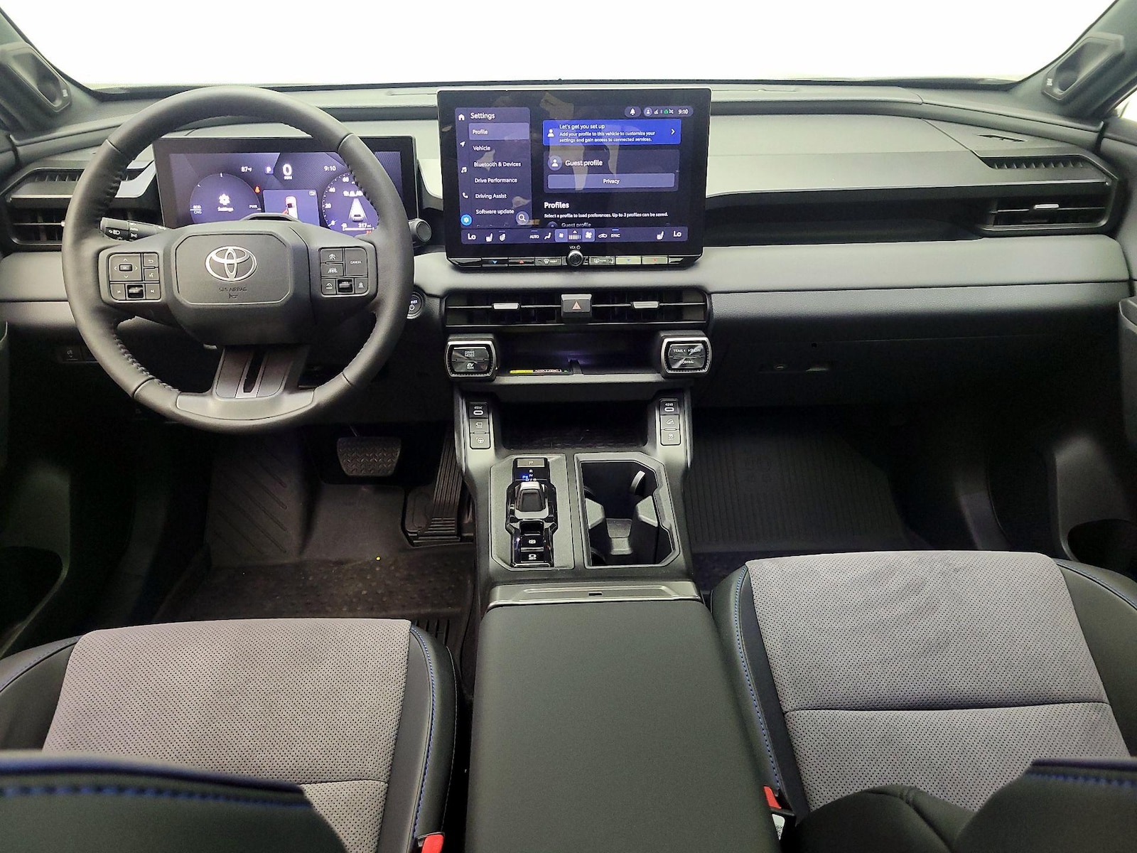 2026 Toyota RAV4 XSE - Photo 10