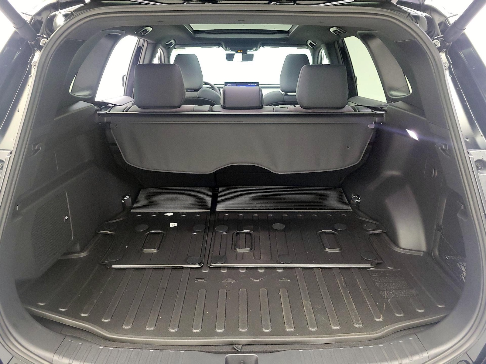 2026 Toyota RAV4 XSE - Photo 22
