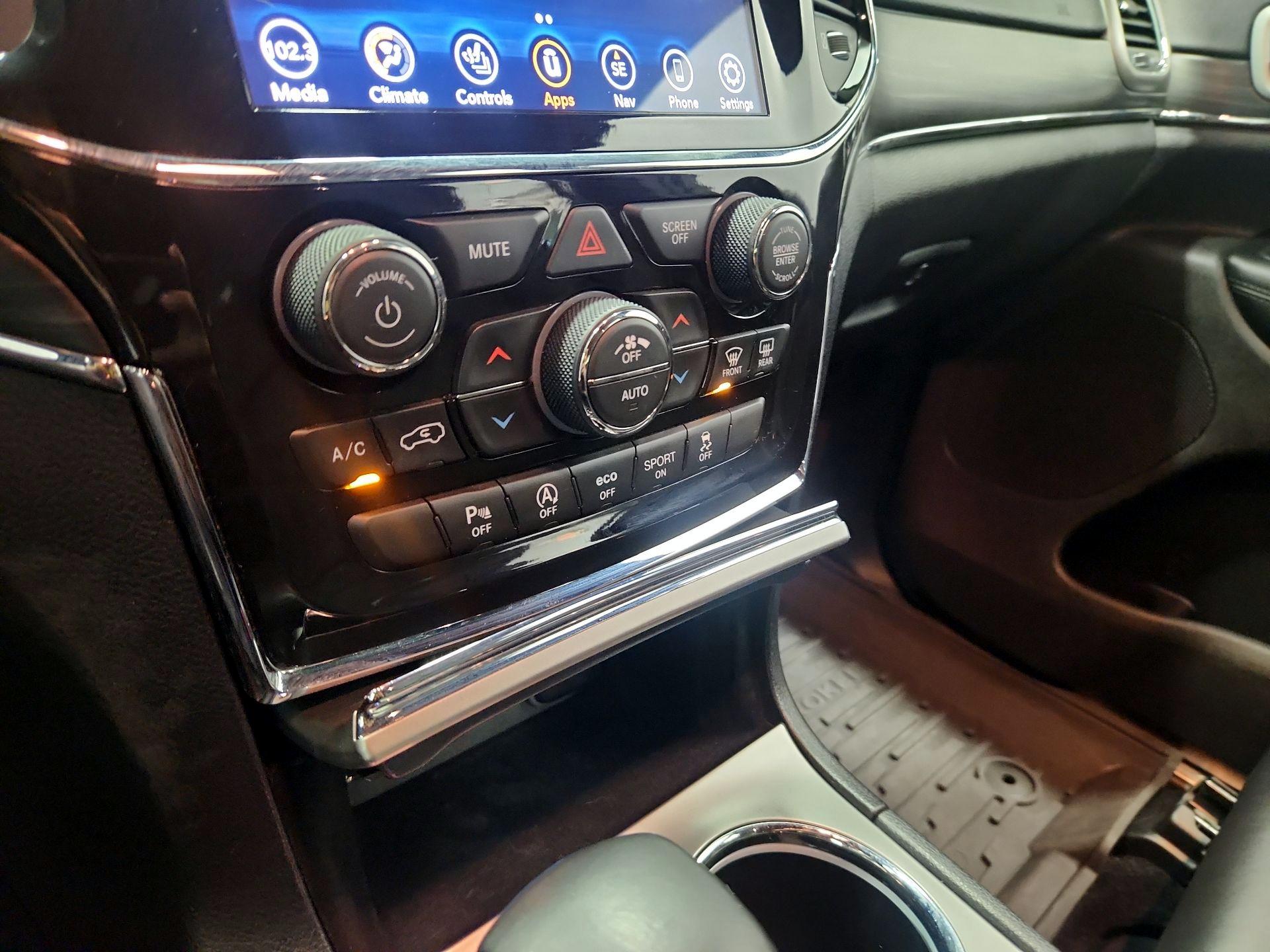 Thumbnail: 2021 Jeep Grand Cherokee - 17