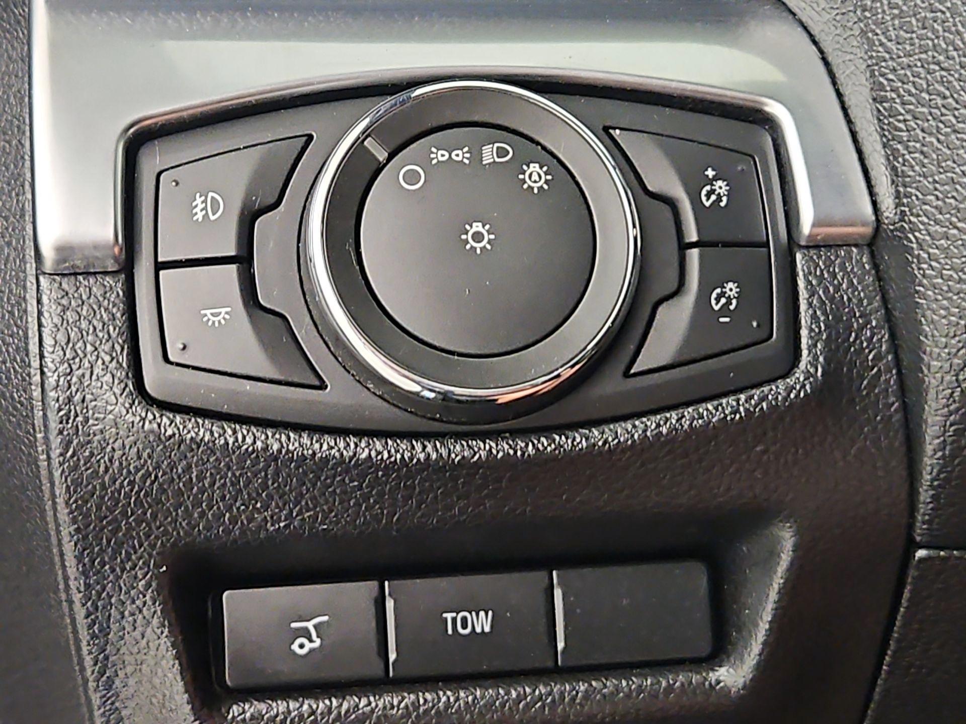 Thumbnail: 2017 Ford Explorer - 13
