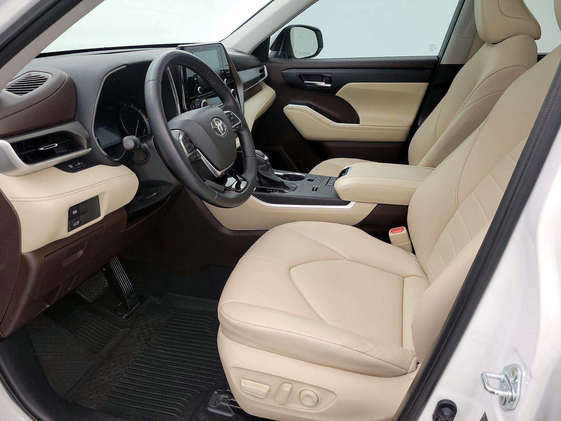 Thumbnail: 2021 Toyota Highlander - 11