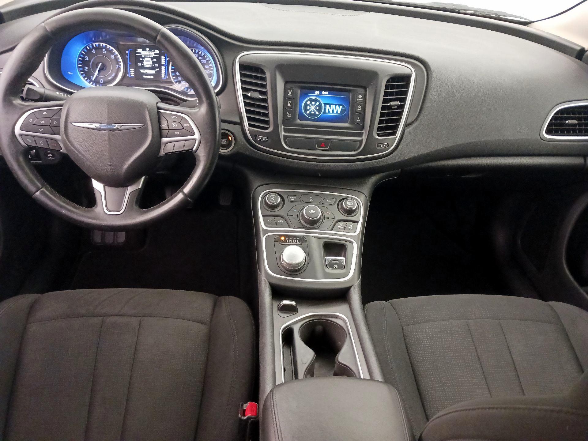 Thumbnail: 2016 Chrysler 200 - 9