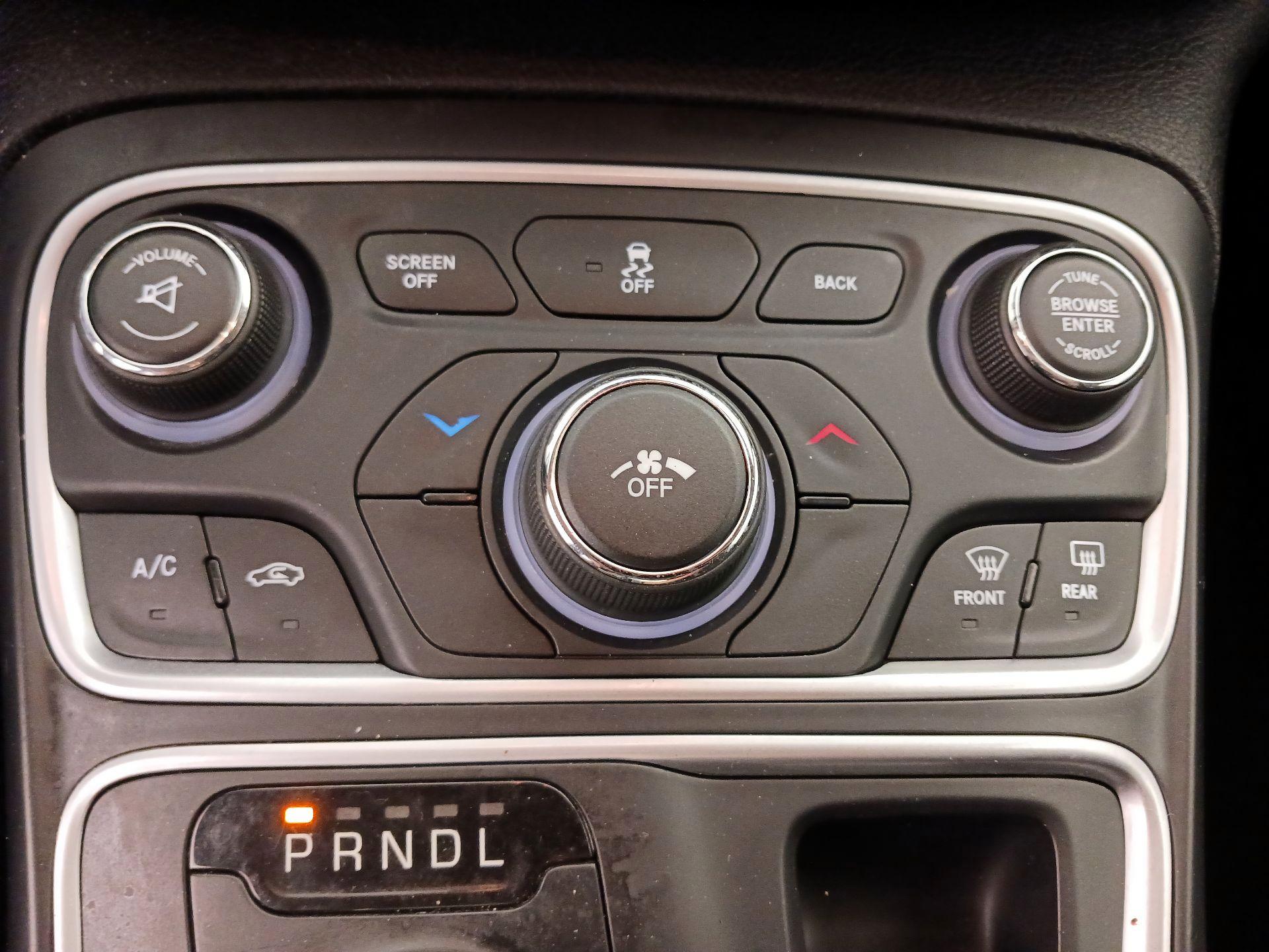 Thumbnail: 2016 Chrysler 200 - 17
