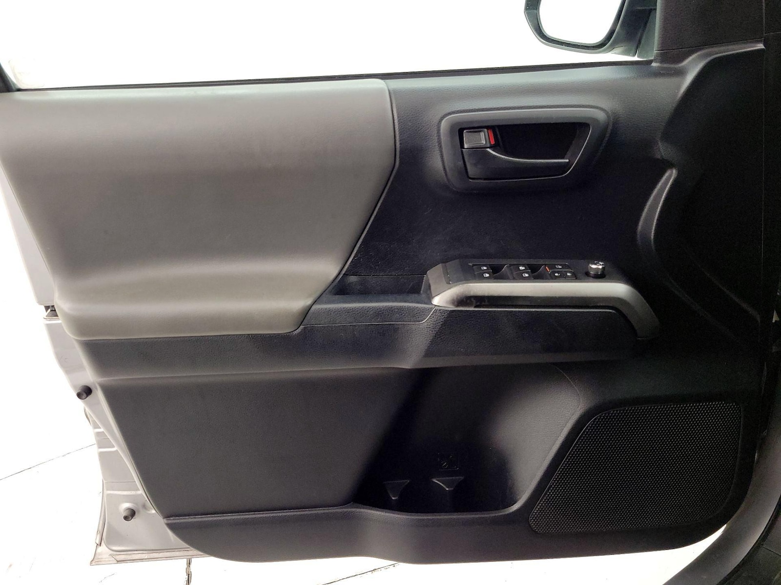 2016 Toyota Tacoma SR5 - Photo 13