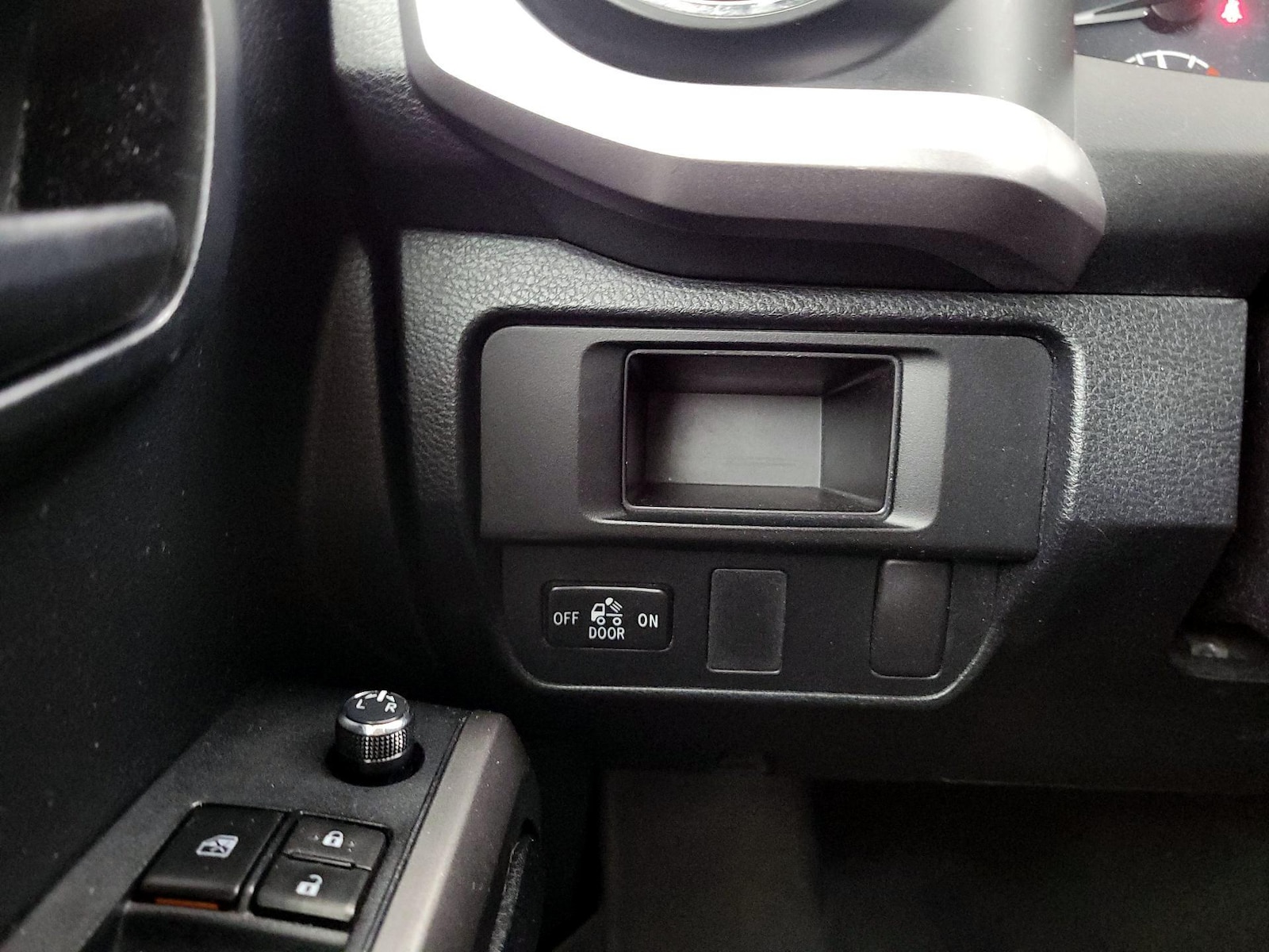 2016 Toyota Tacoma SR5 - Photo 14