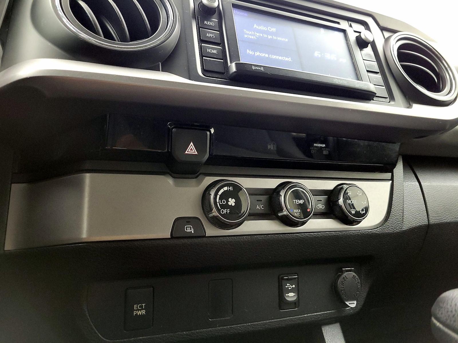 2016 Toyota Tacoma SR5 - Photo 17