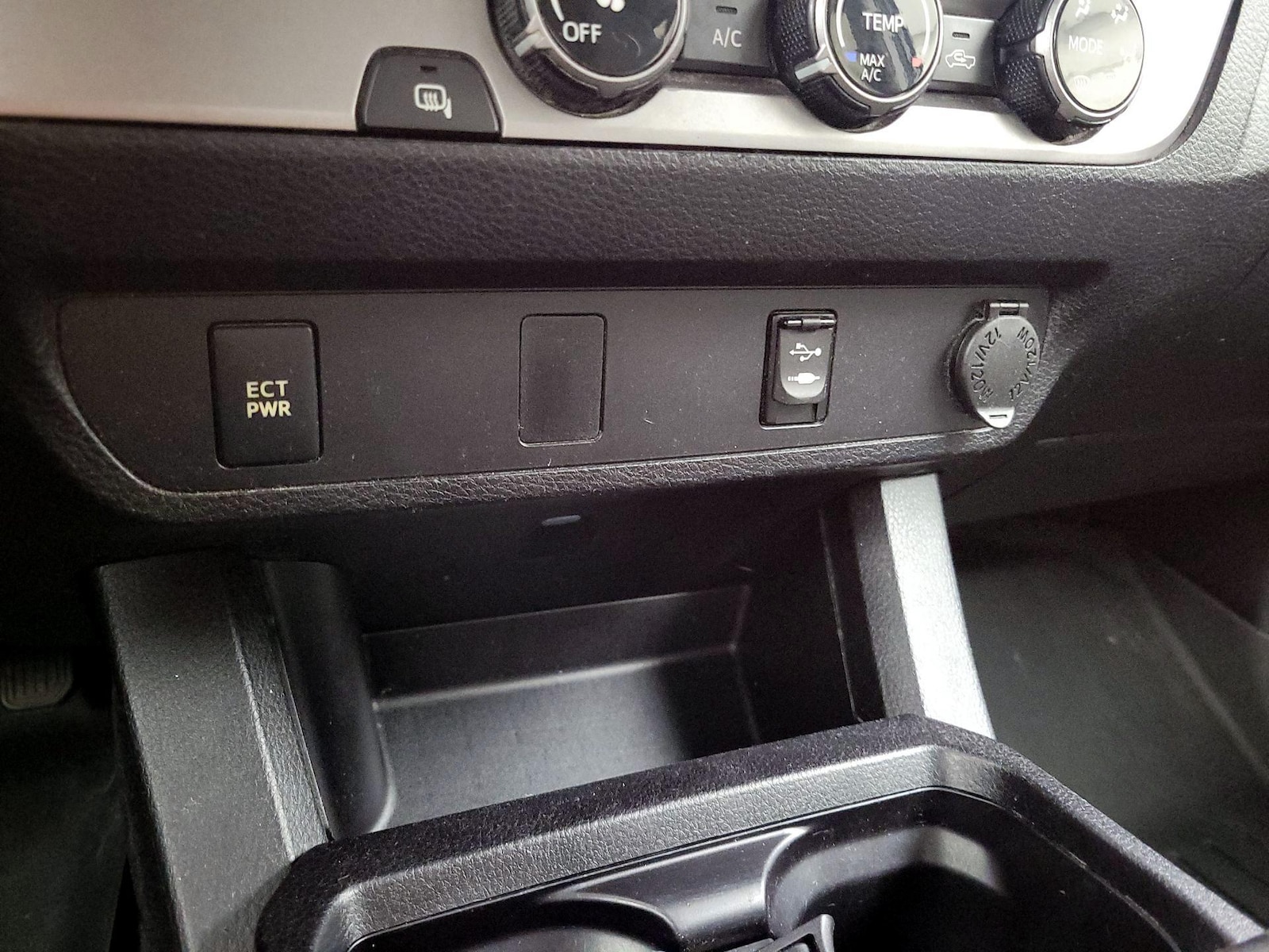 2016 Toyota Tacoma SR5 - Photo 19