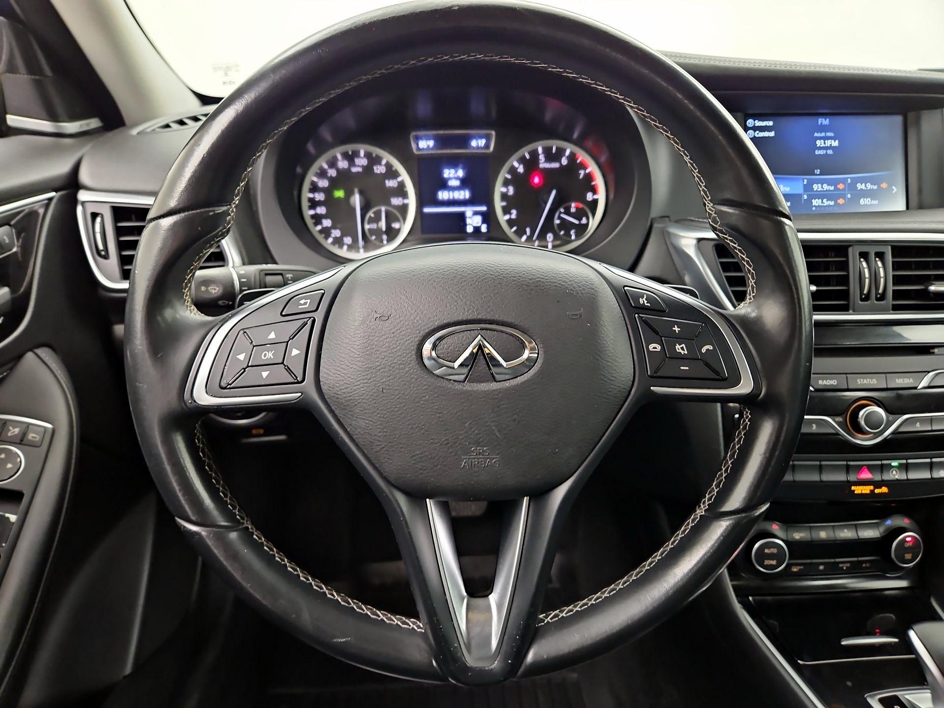 Thumbnail: 2018 INFINITI QX30 - 10