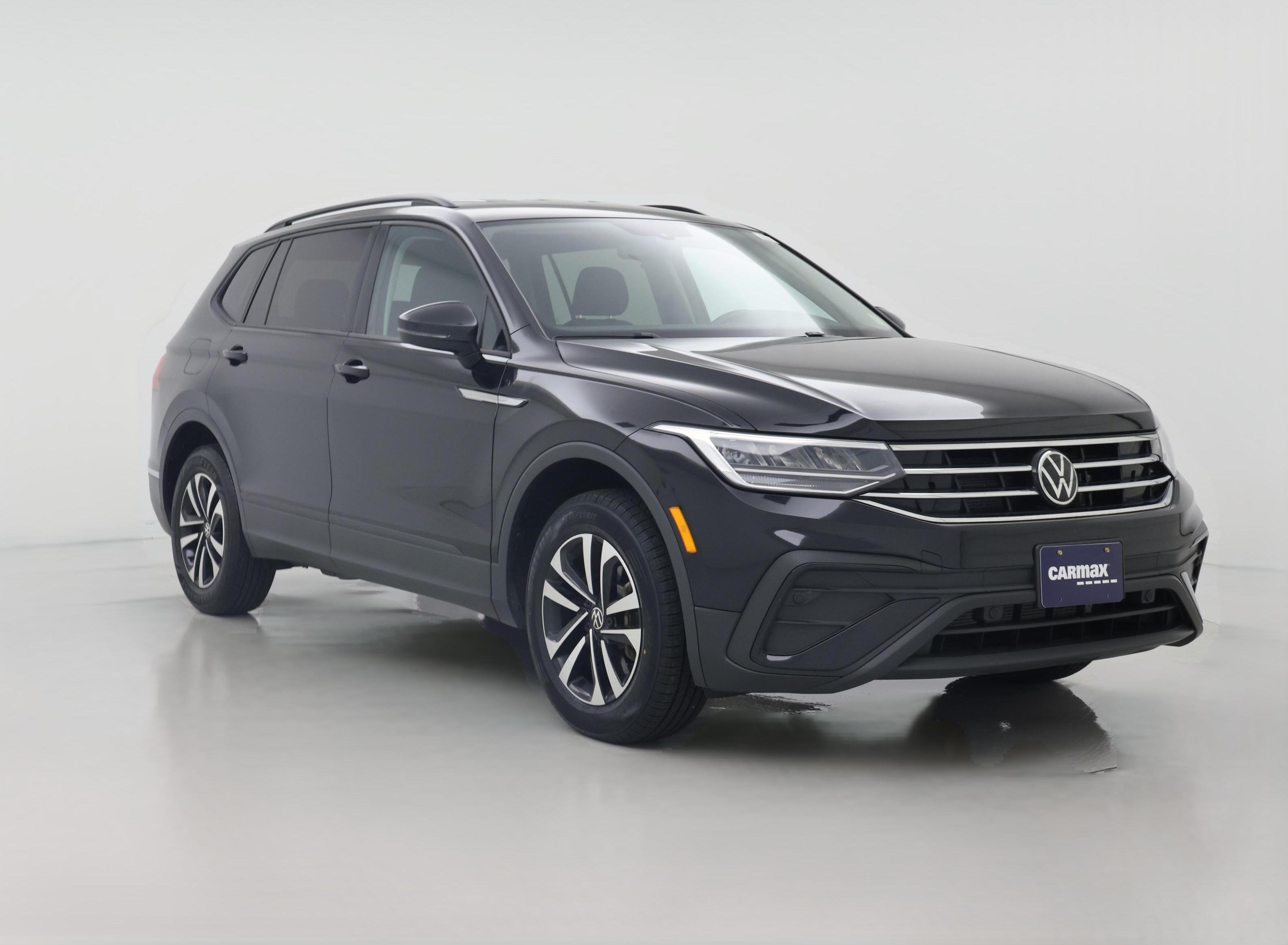 Thumbnail: 2023 Volkswagen Tiguan - 1